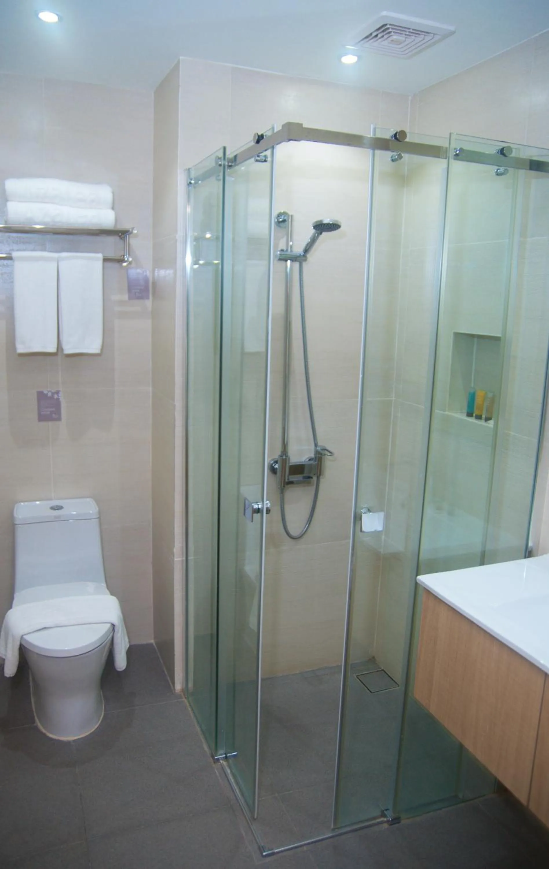 Bathroom in Azalea Hotels & Residences Boracay