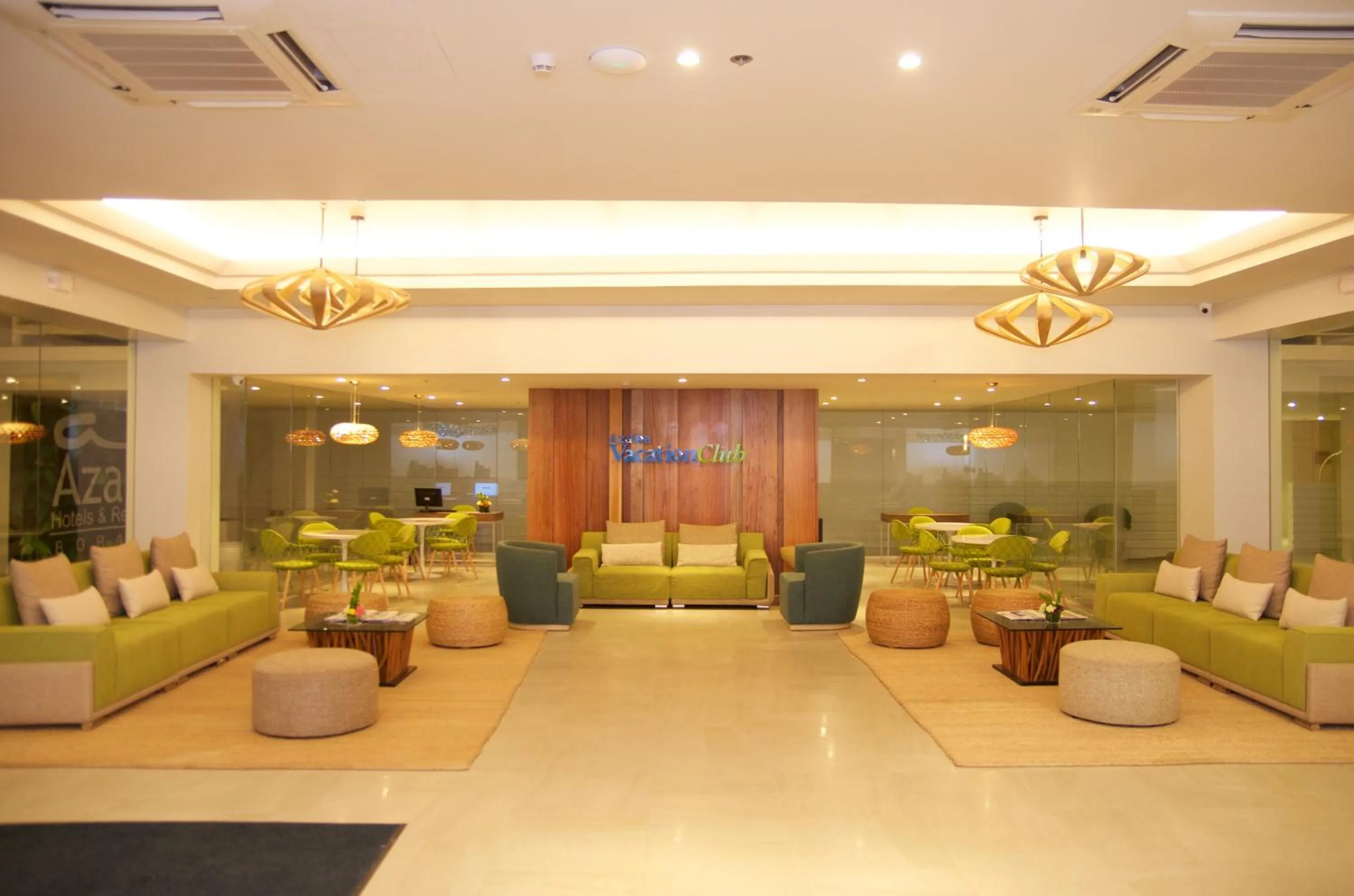 Communal lounge/ TV room in Azalea Hotels & Residences Boracay