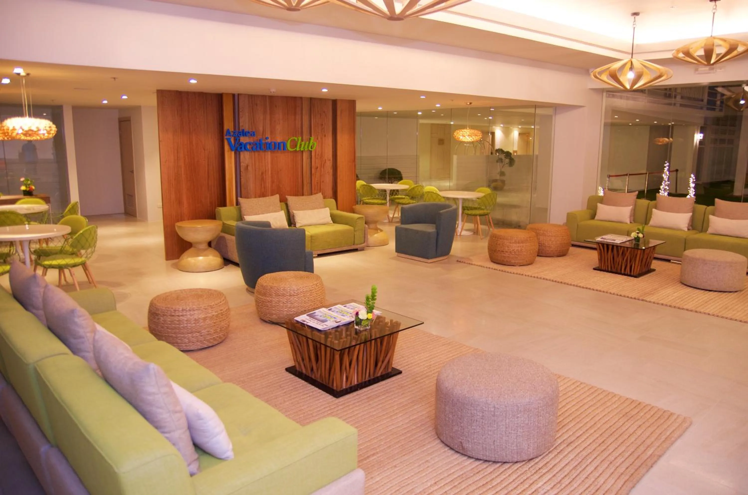 Communal lounge/ TV room in Azalea Hotels & Residences Boracay