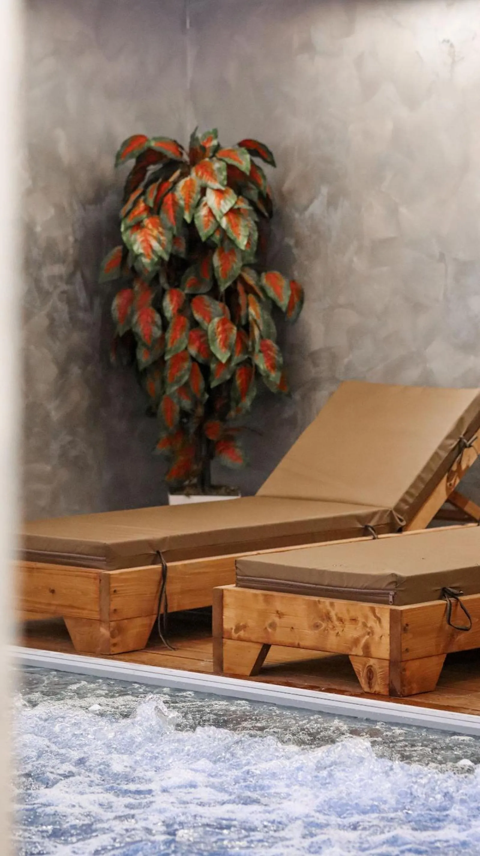 Swimming pool in Toer Hotel & SPA