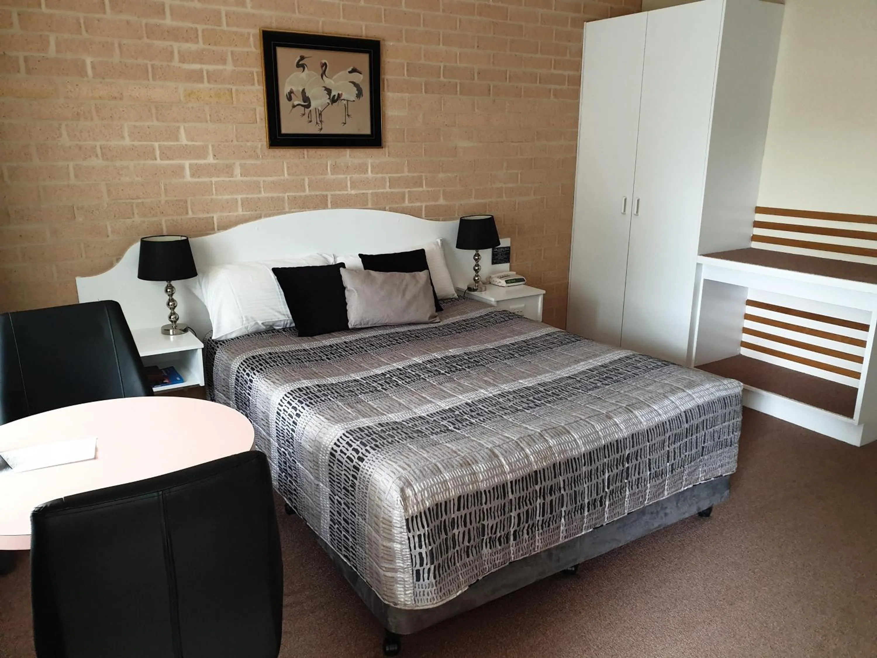 Deluxe Queen Room in Blayney Central Motel