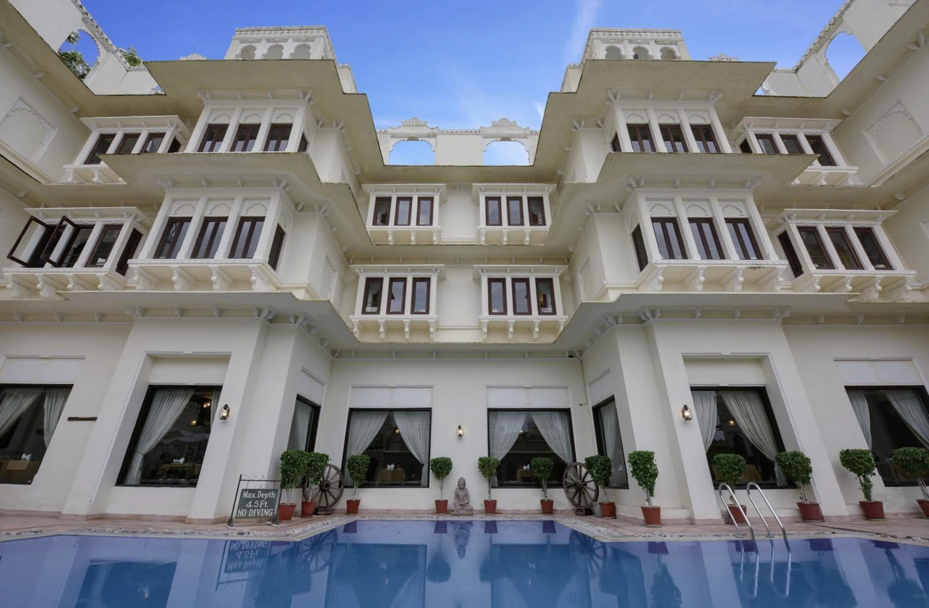 Facade/entrance in Swaroop Vilas - Lake Facing Boutique Hotel