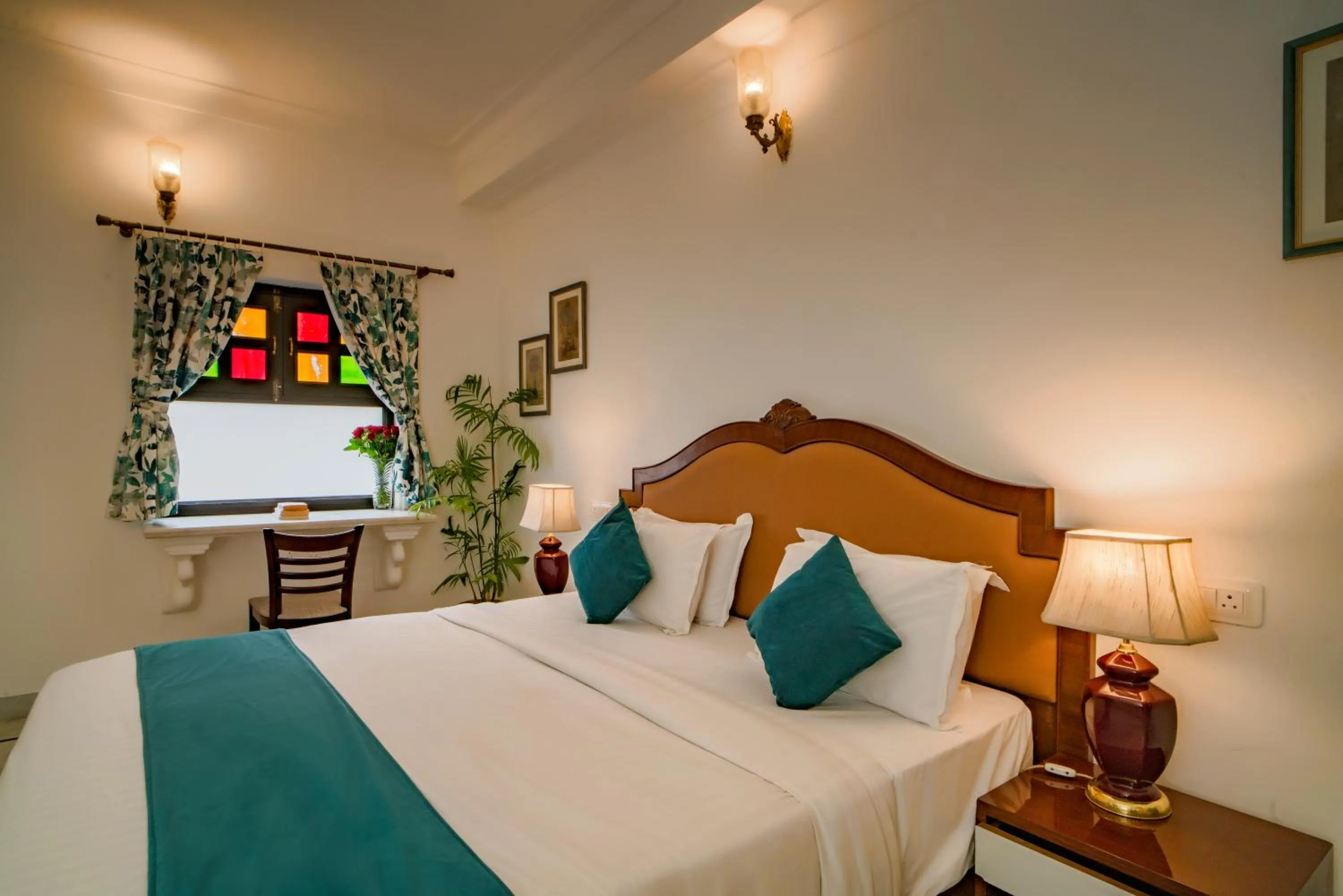 Bedroom, Bed in Swaroop Vilas - Lake Facing Boutique Hotel
