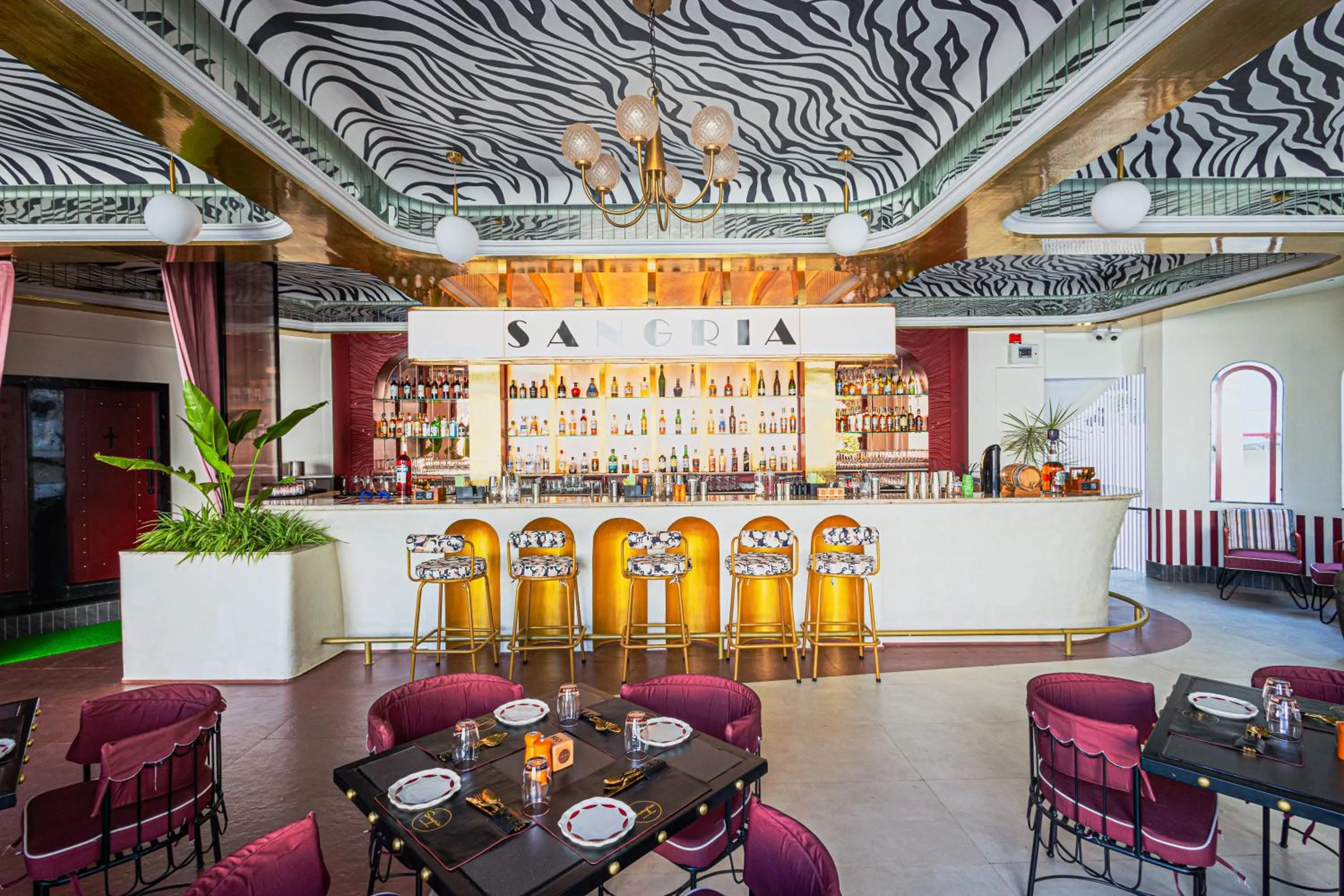 Restaurant/places to eat in Swaroop Vilas - Lake Facing Boutique Hotel