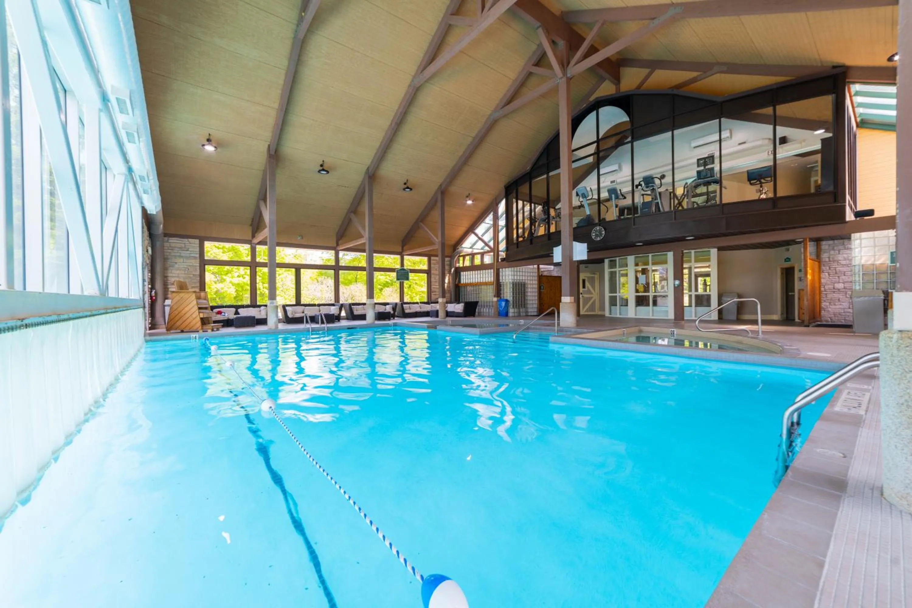 Pool view in Horseshoe Valley Suites - The Glade
