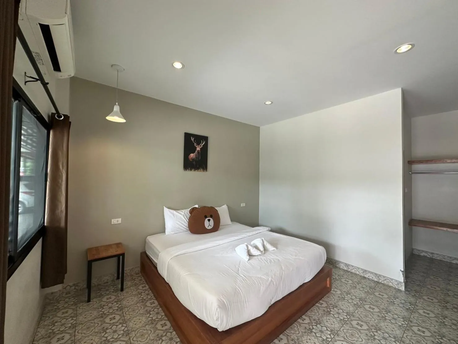 Photo of the whole room, Bed in Warmwell Hostel