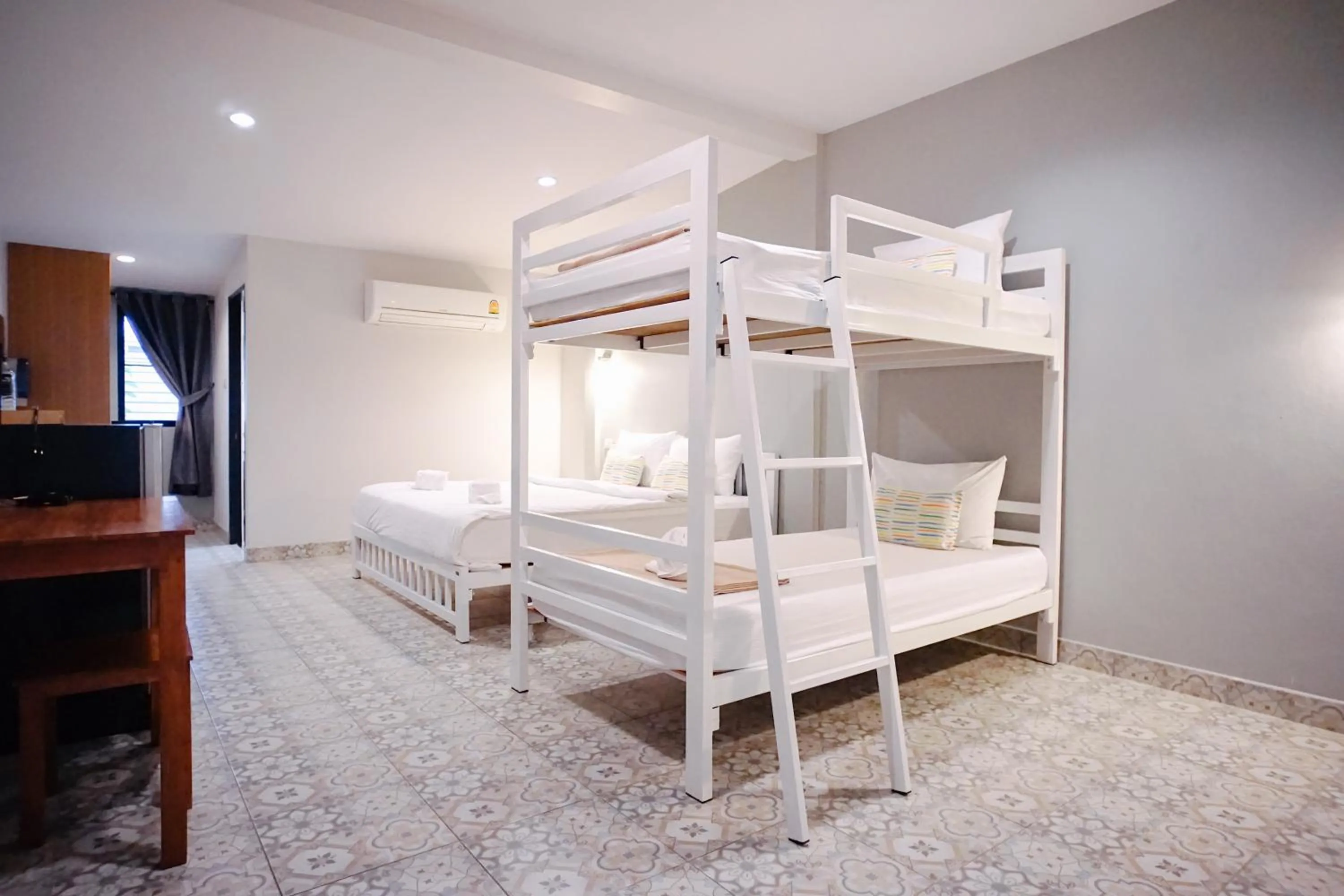 bunk bed, Bed in Warmwell Hostel