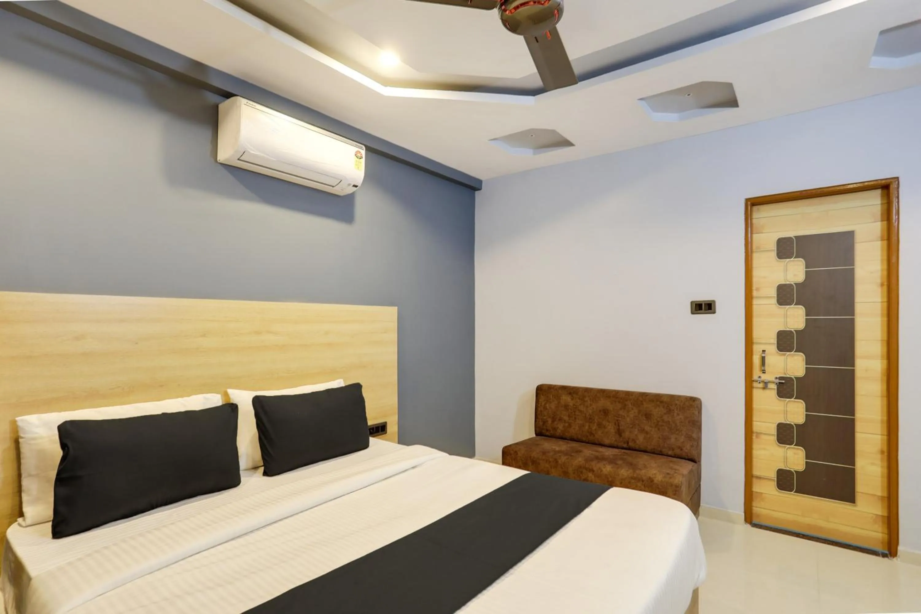 Bedroom, Bed in Hotel O D K Patil