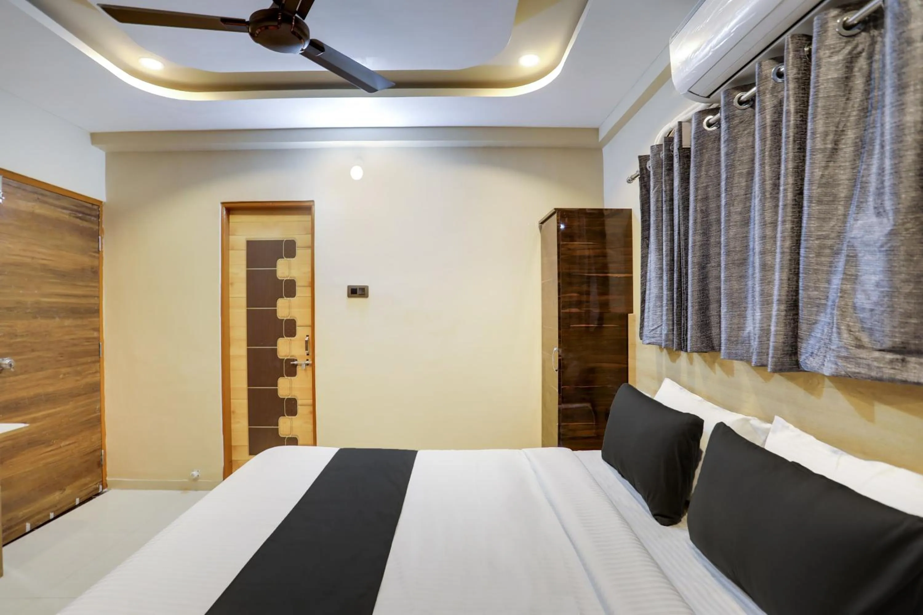 Bedroom, Bed in Hotel O D K Patil