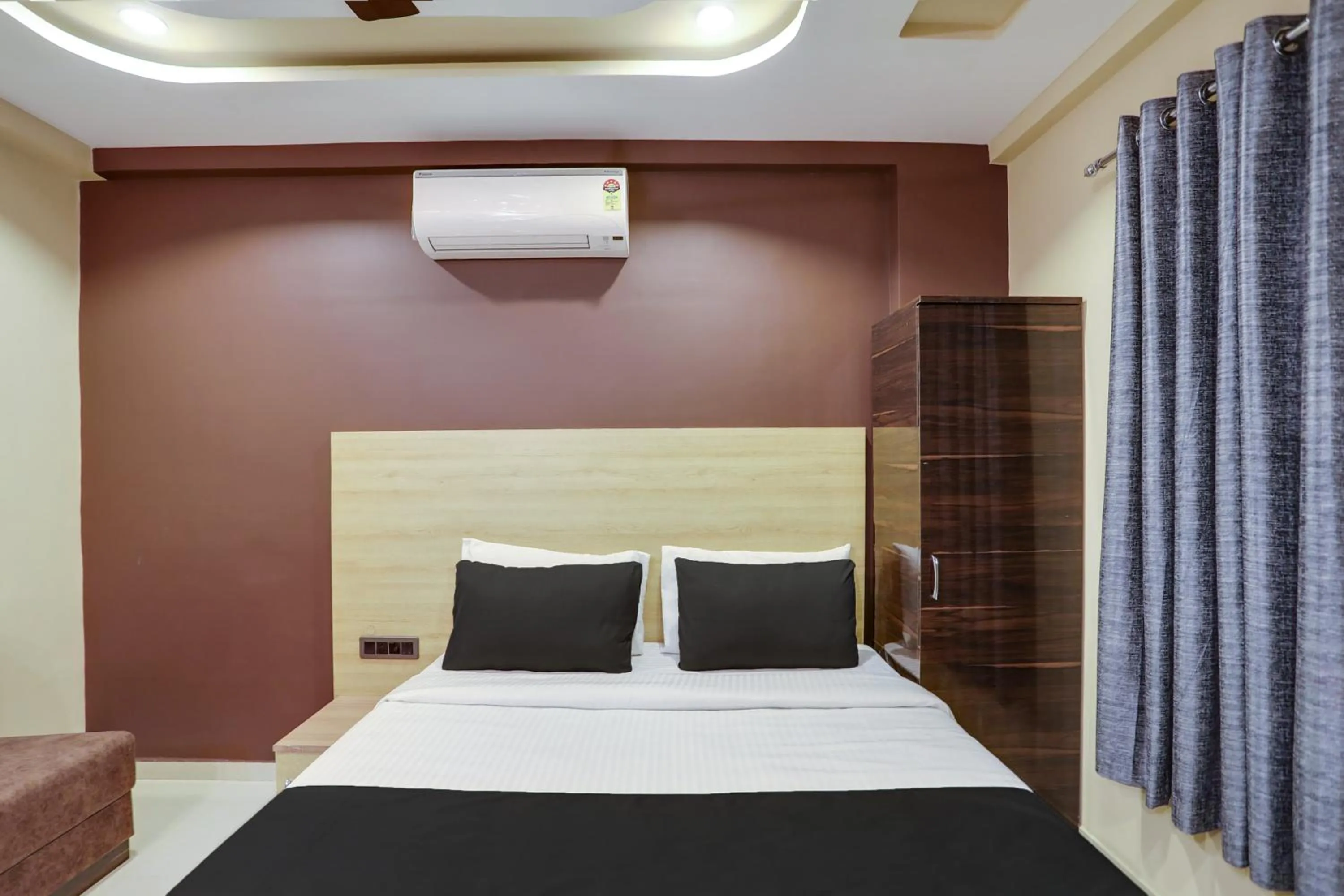 Bedroom, Bed in Hotel O D K Patil