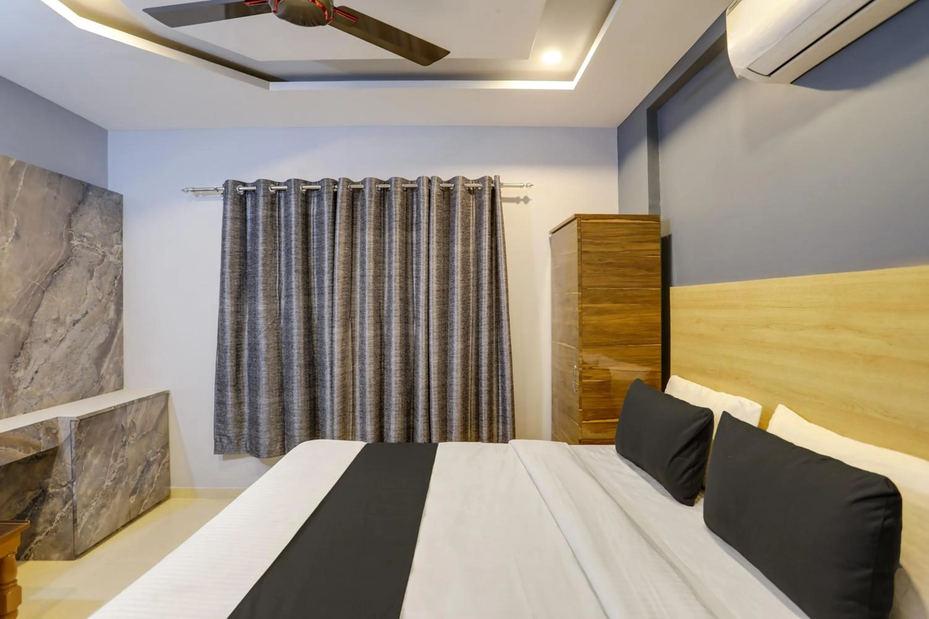 Lobby or reception, Bed in Hotel O D K Patil