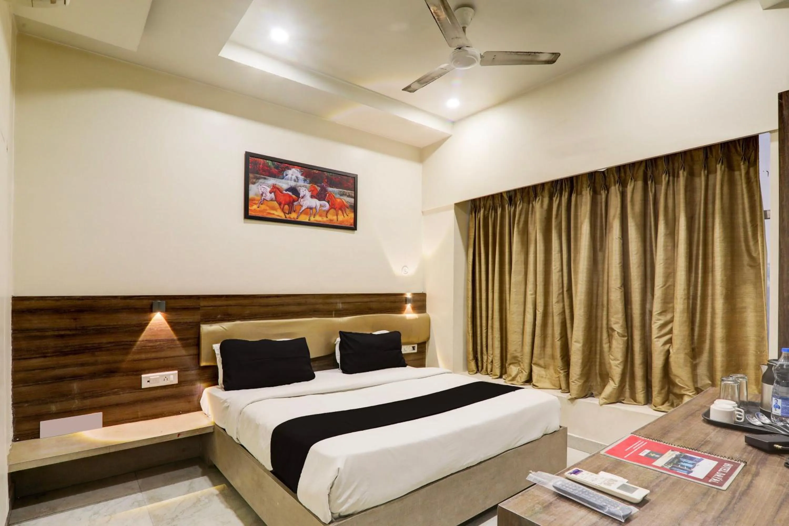 Bedroom, Bed in Hotel O DR Palace