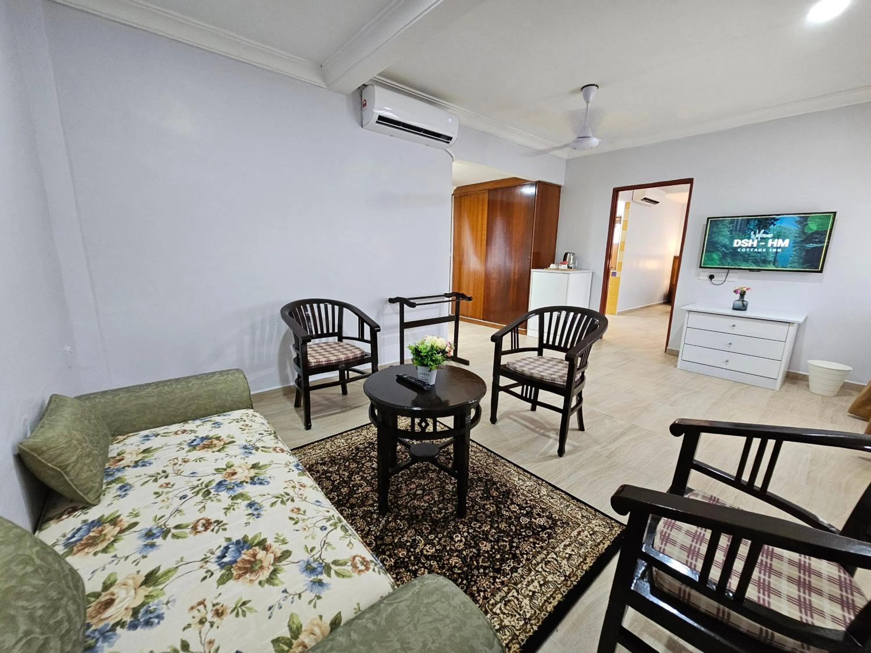 TV and multimedia in Cottage Inn Gerik