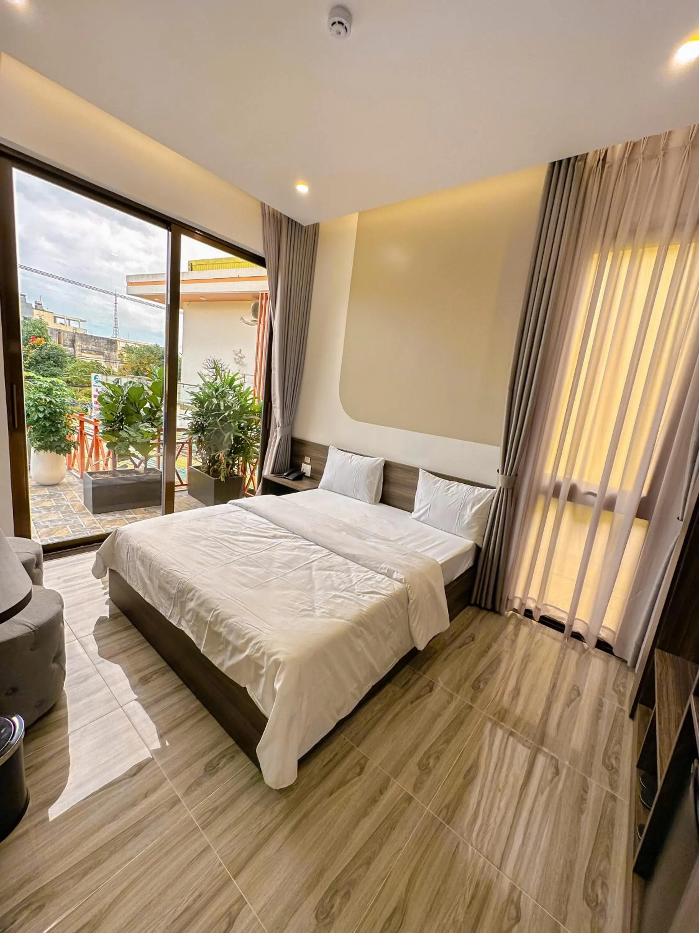 Photo of the whole room, Bed in Tuyet Suong Hotel