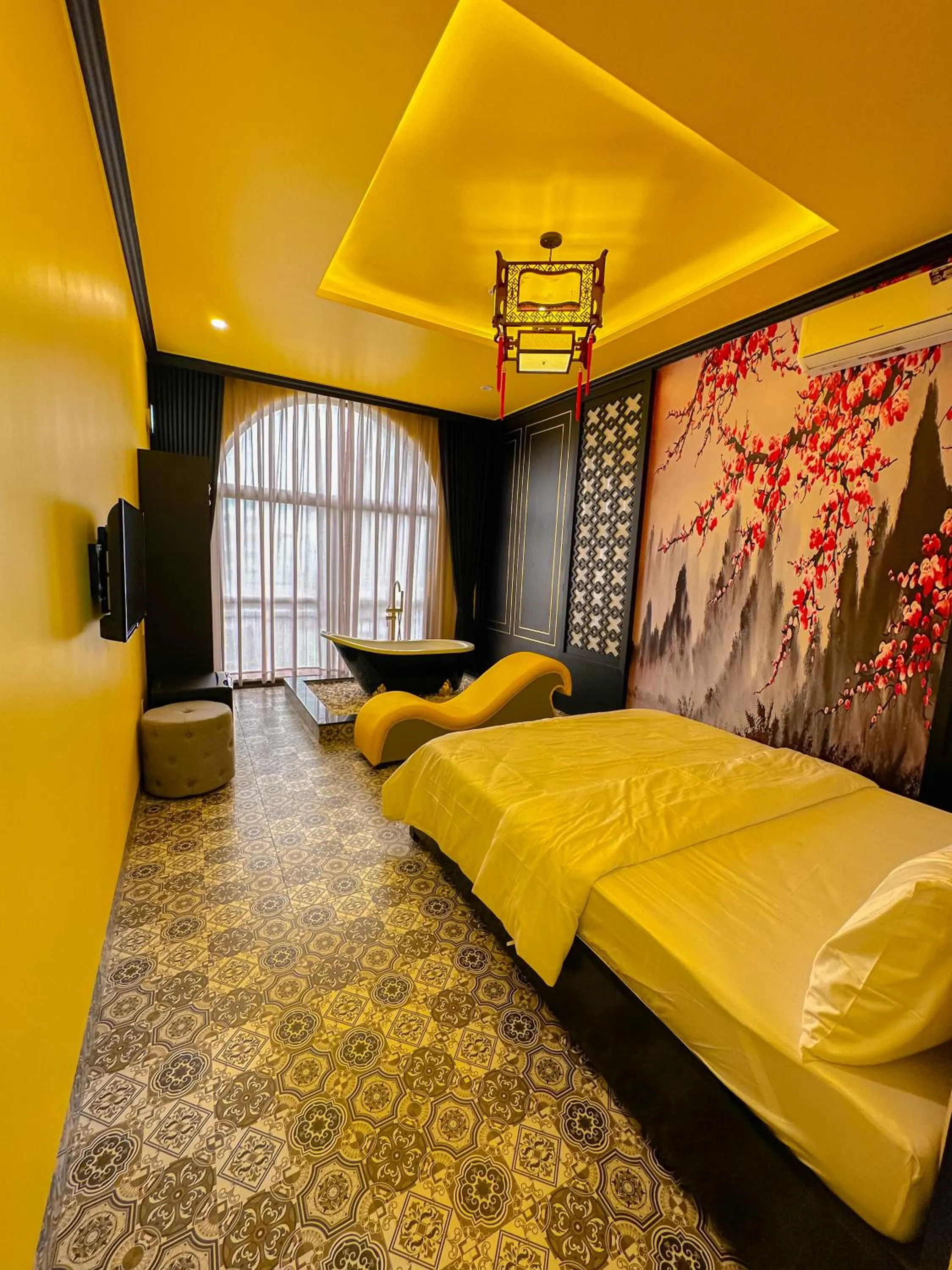 Photo of the whole room, Bed in Tuyet Suong Hotel