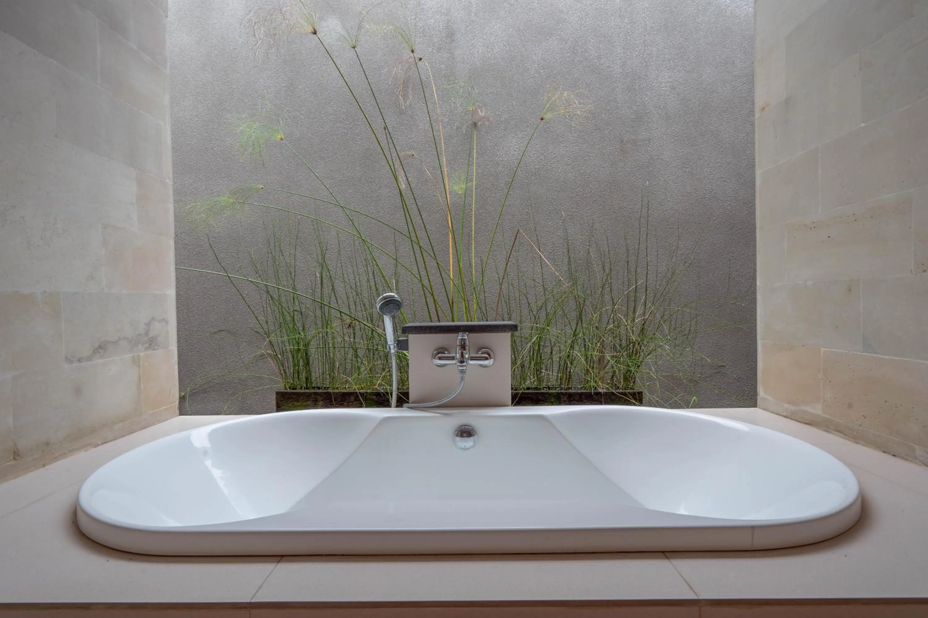 Bath in The Lavana Gracie's Villa Nusa Dua