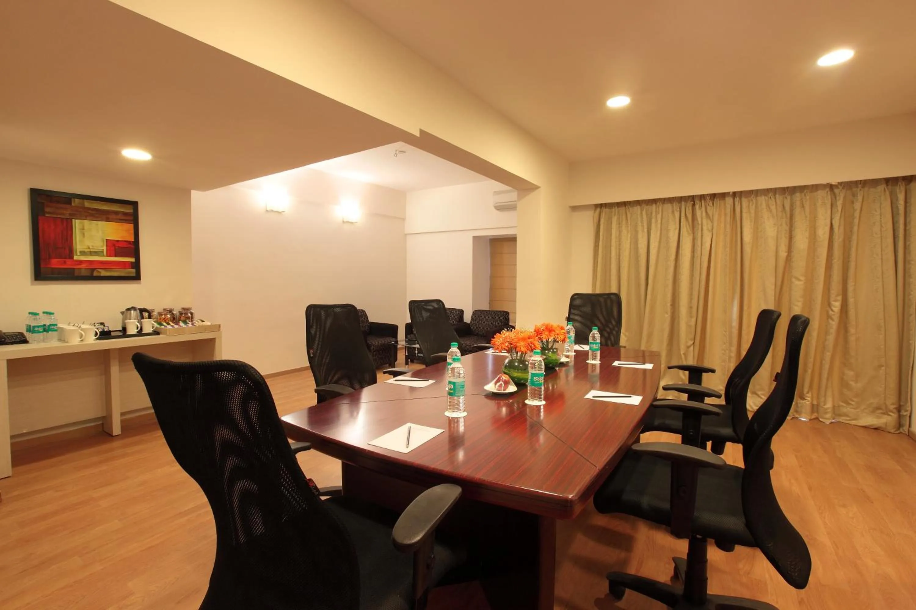 Banquet/Function facilities in Starlit Suites Bangalore