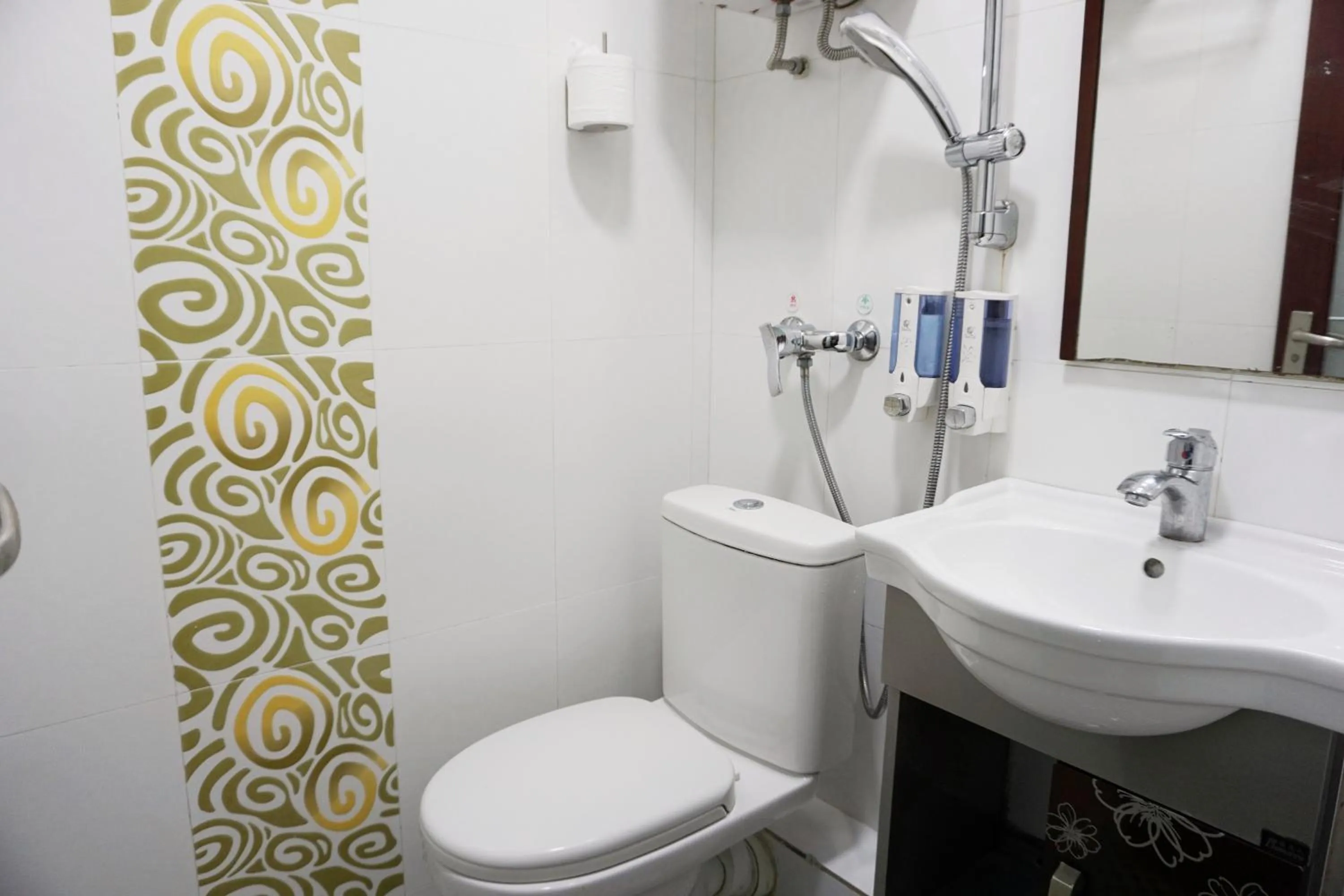 Toilet in Hang Ho Hostel