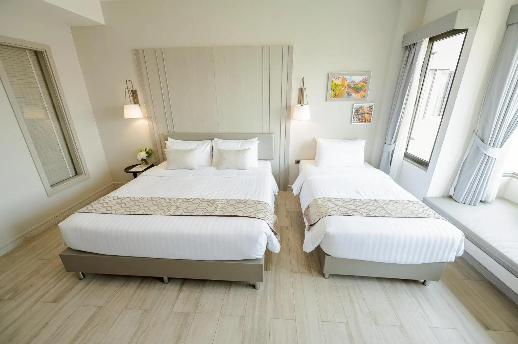 Bed in THE NAVY HOUSE HOTEL