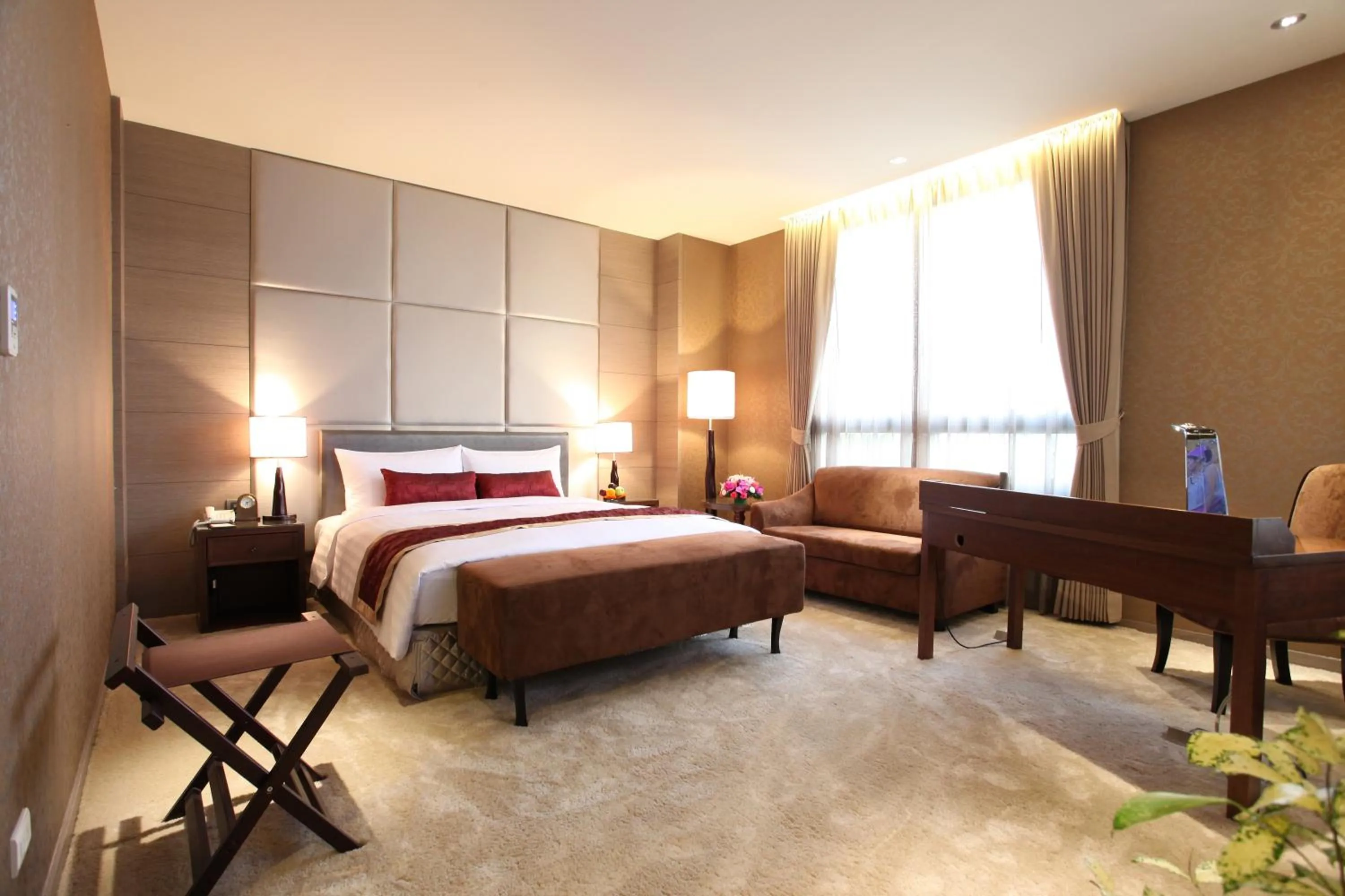 Photo of the whole room, Bed in Golden Tulip - Aesthetics