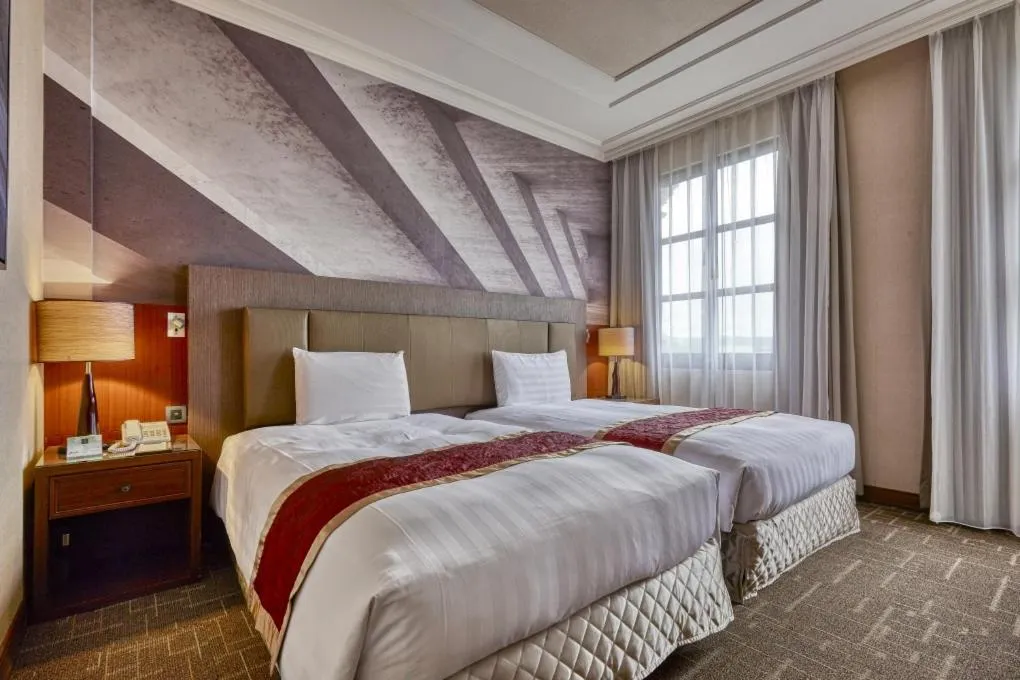 Bed in Golden Tulip - Aesthetics