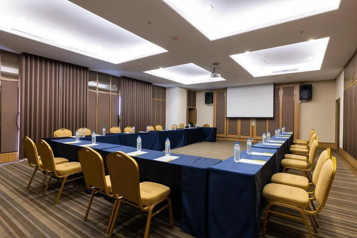 Banquet/Function facilities in Golden Tulip - Aesthetics