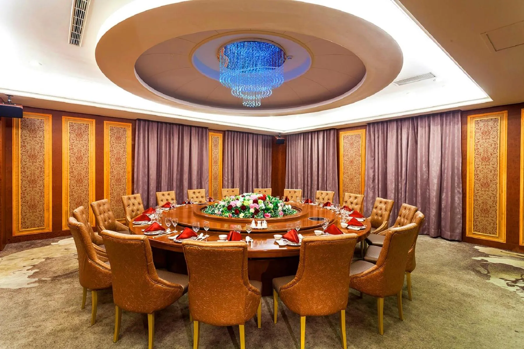 Banquet/Function facilities in Golden Tulip - Aesthetics