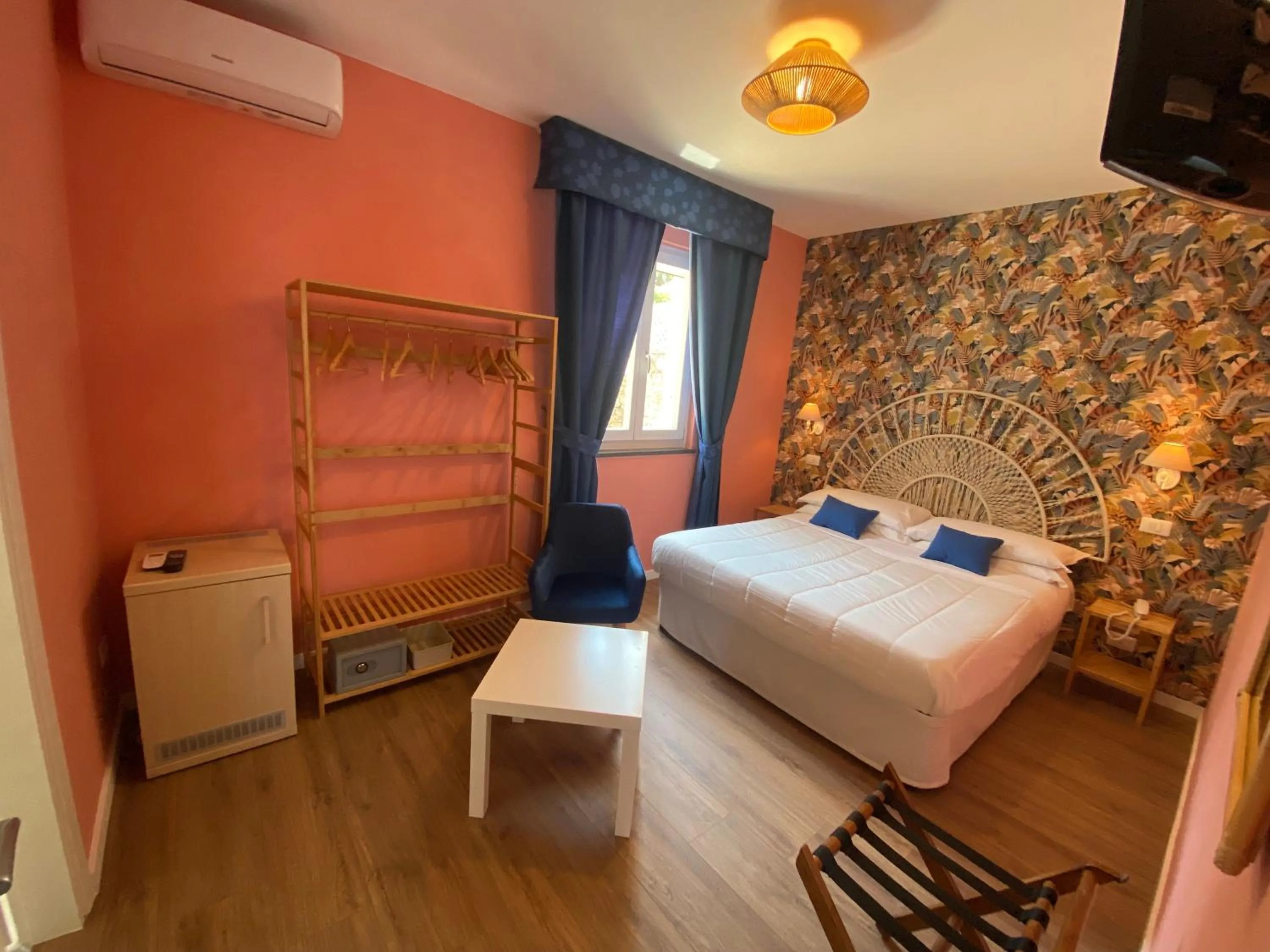 Bed in Hotel Villa Lubrense Sorrento