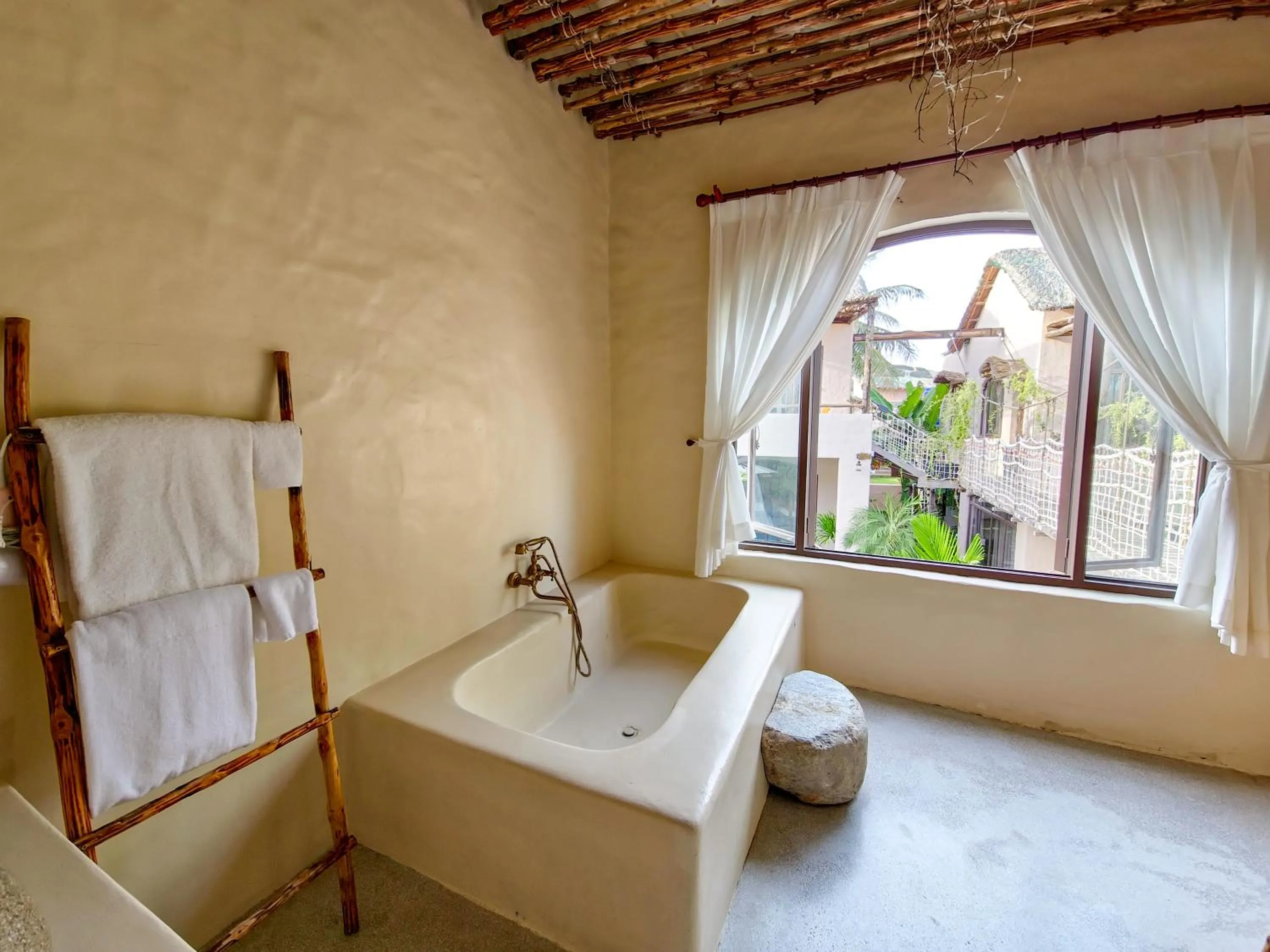 Bath, Bed in Red Sands Mui Ne