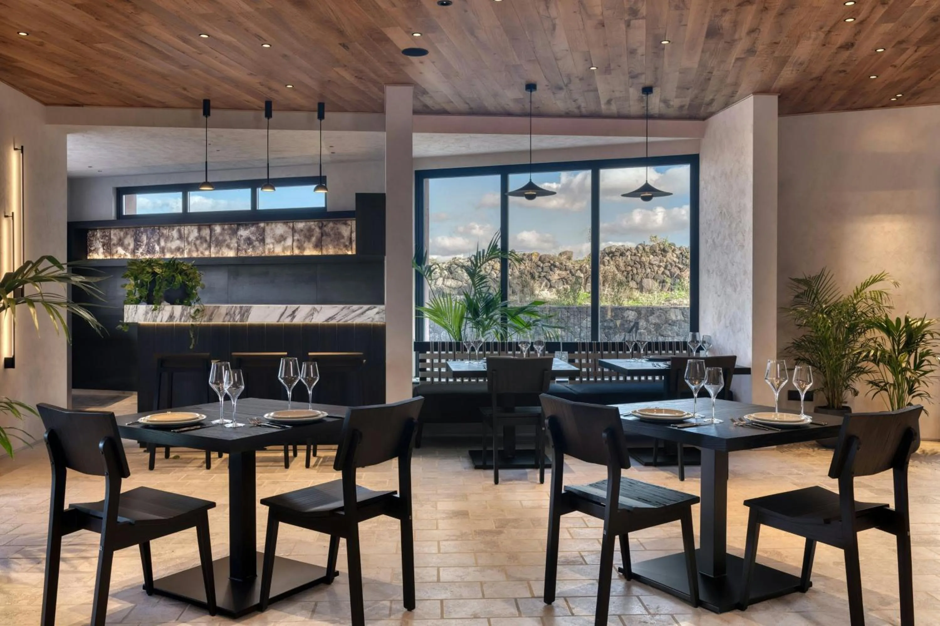 Restaurant/places to eat in Domes Novos Santorini, Autograph Collection