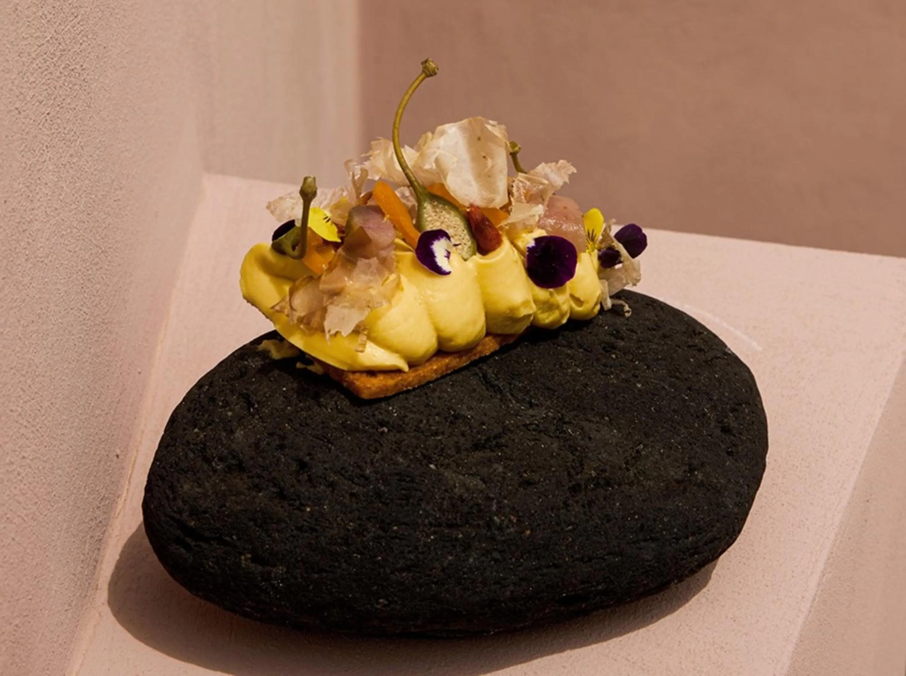 Restaurant/places to eat in Domes Novos Santorini, Autograph Collection