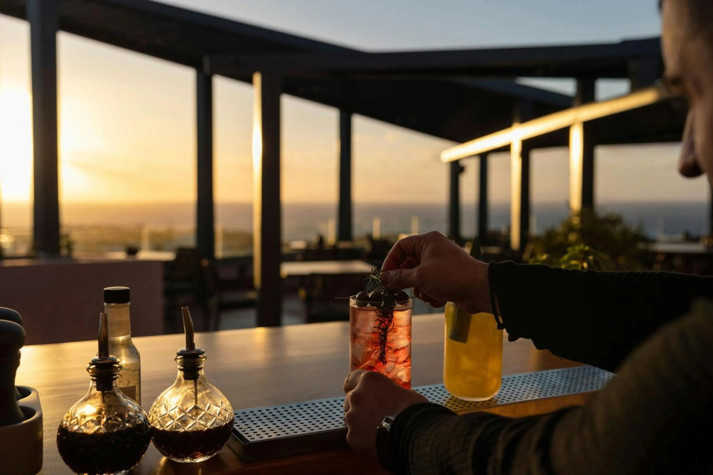 Lounge or bar in Domes Novos Santorini, Autograph Collection