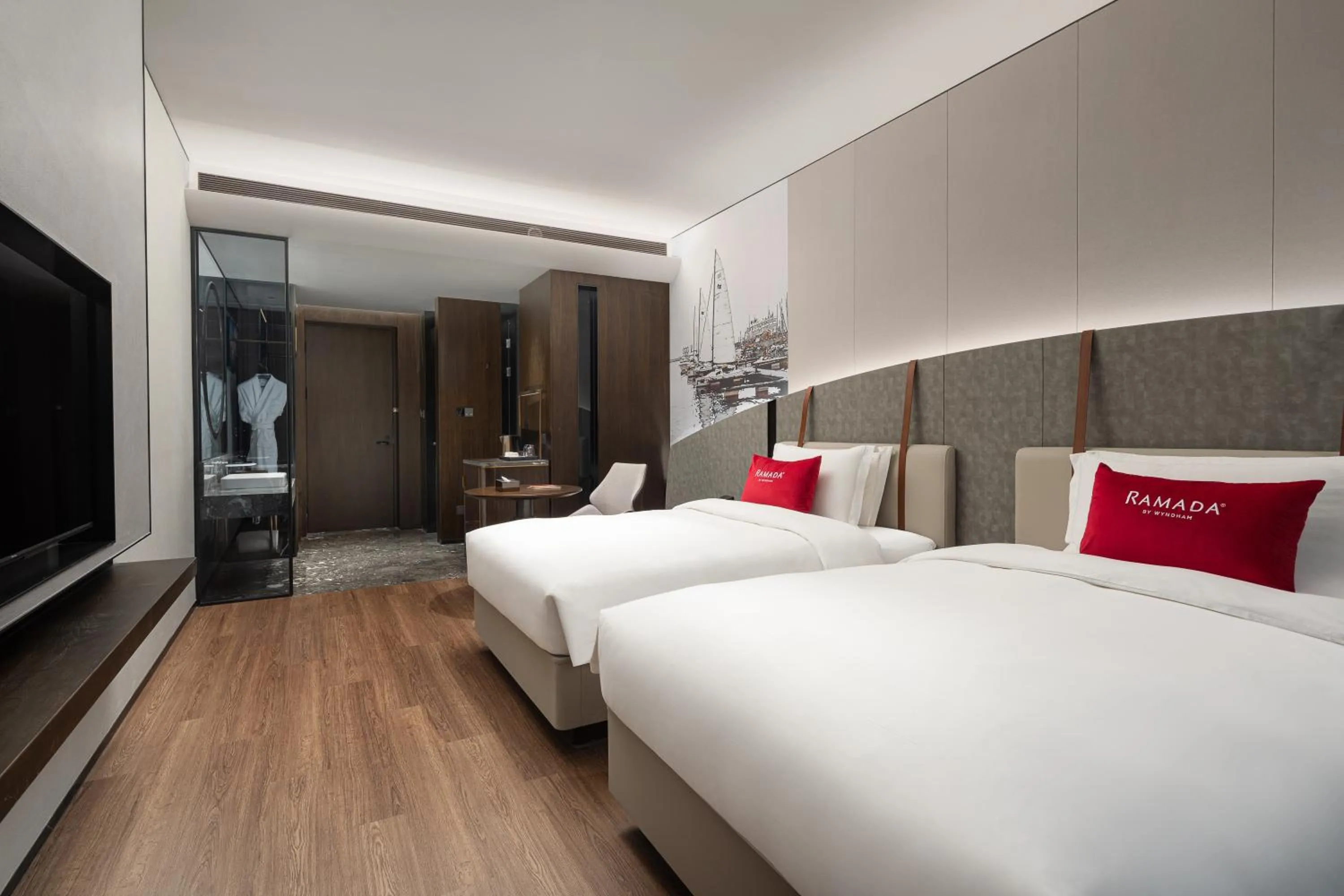Bed in Ramada by Wyndham Qingdao Jiaodong International Airport