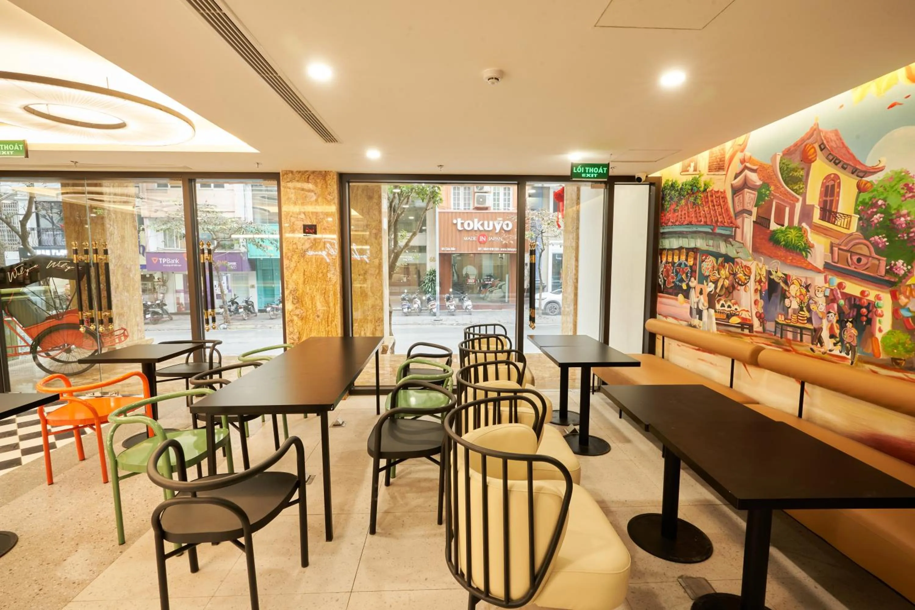 Communal lounge/ TV room in Wilque Hotel Hanoi