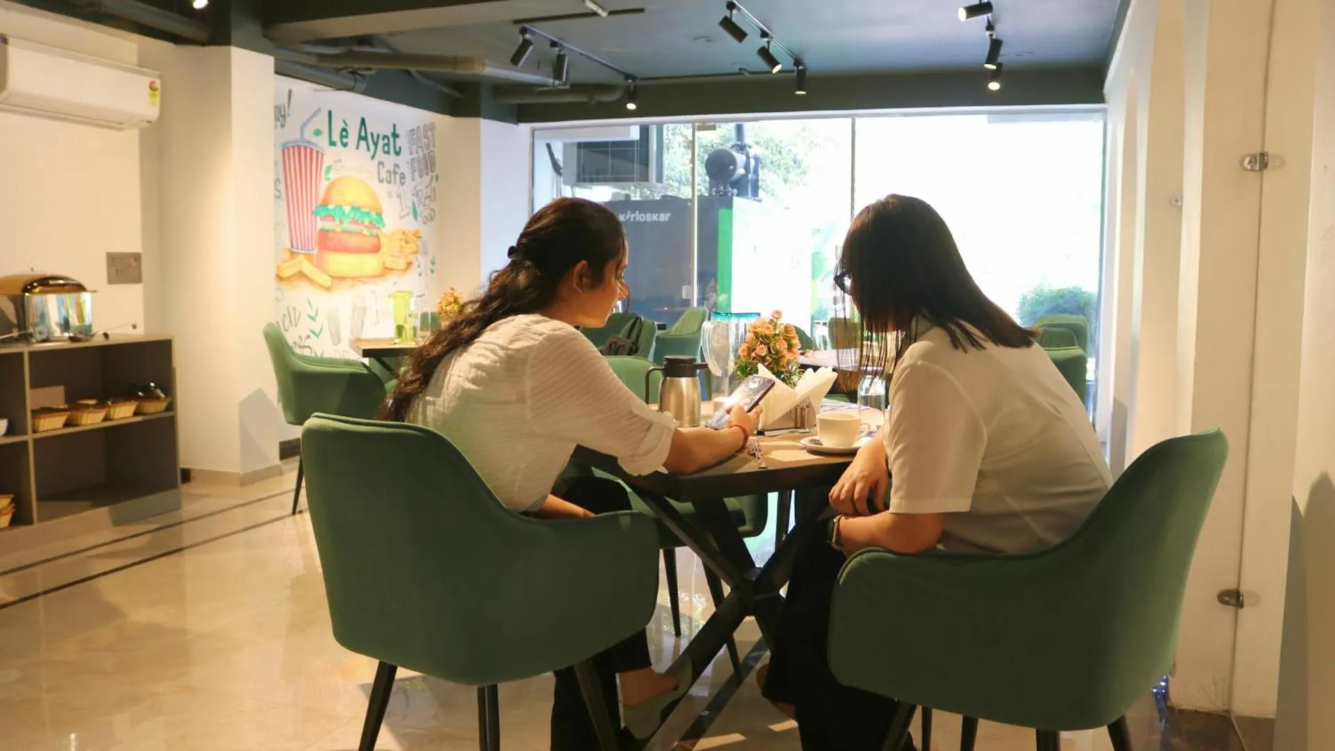 Restaurant/places to eat in AVA Hotels and Corporates Millennium City