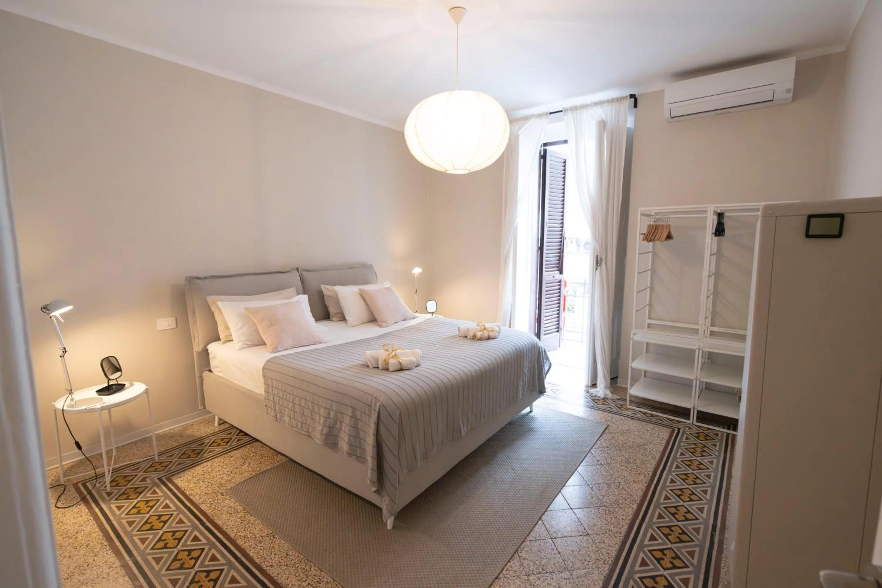 Bed in Casa di Leonardo Elegant & Comfort