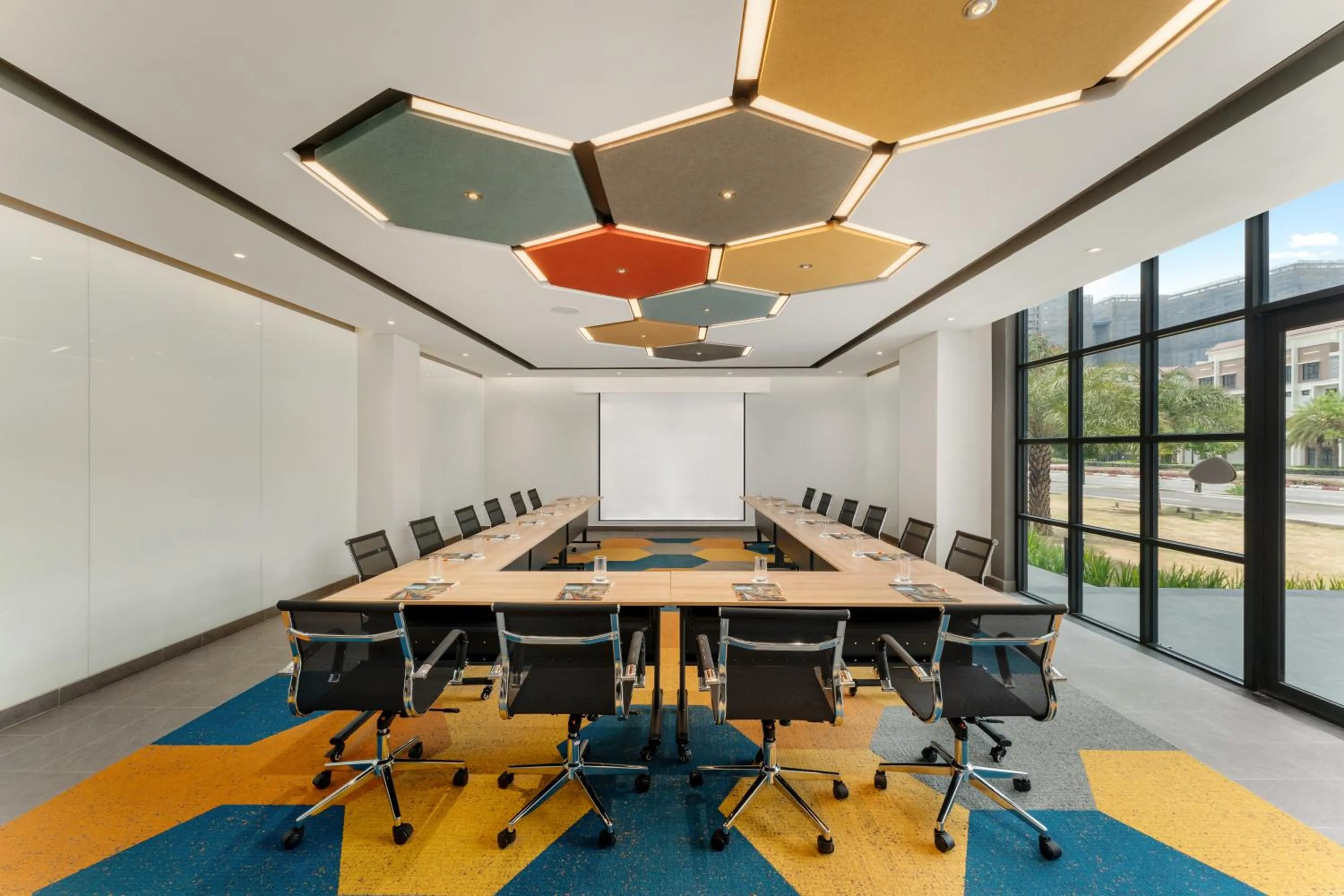 Meeting/conference room in HIIVE by fusion Binh Duong New City - VSIP 2