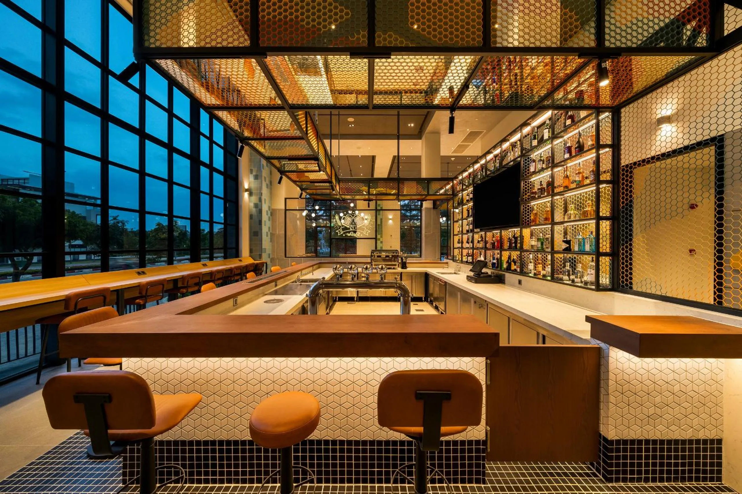 Lounge or bar in HIIVE by fusion Binh Duong New City - VSIP 2