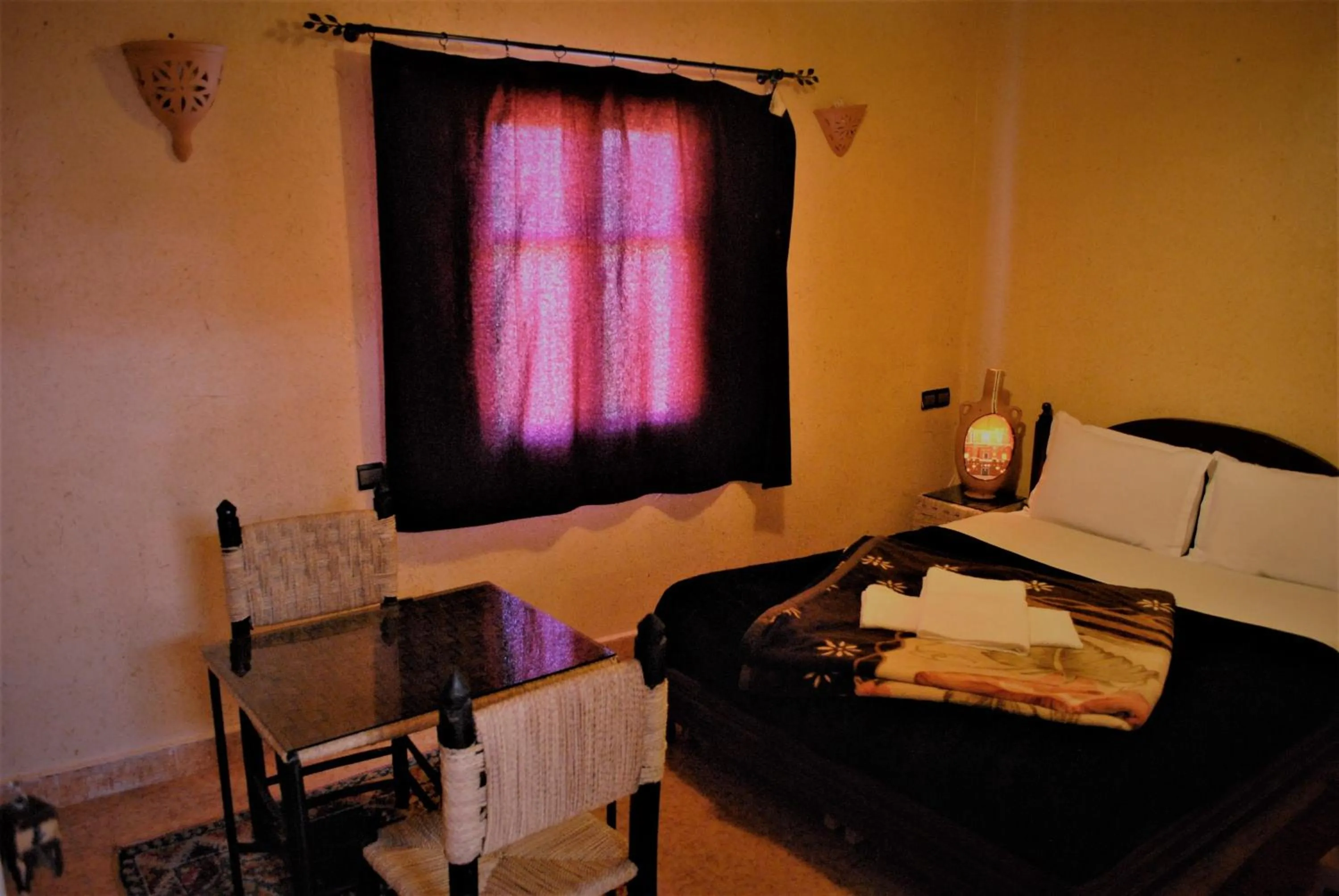 Bedroom, Bed in La Baraka Auberge