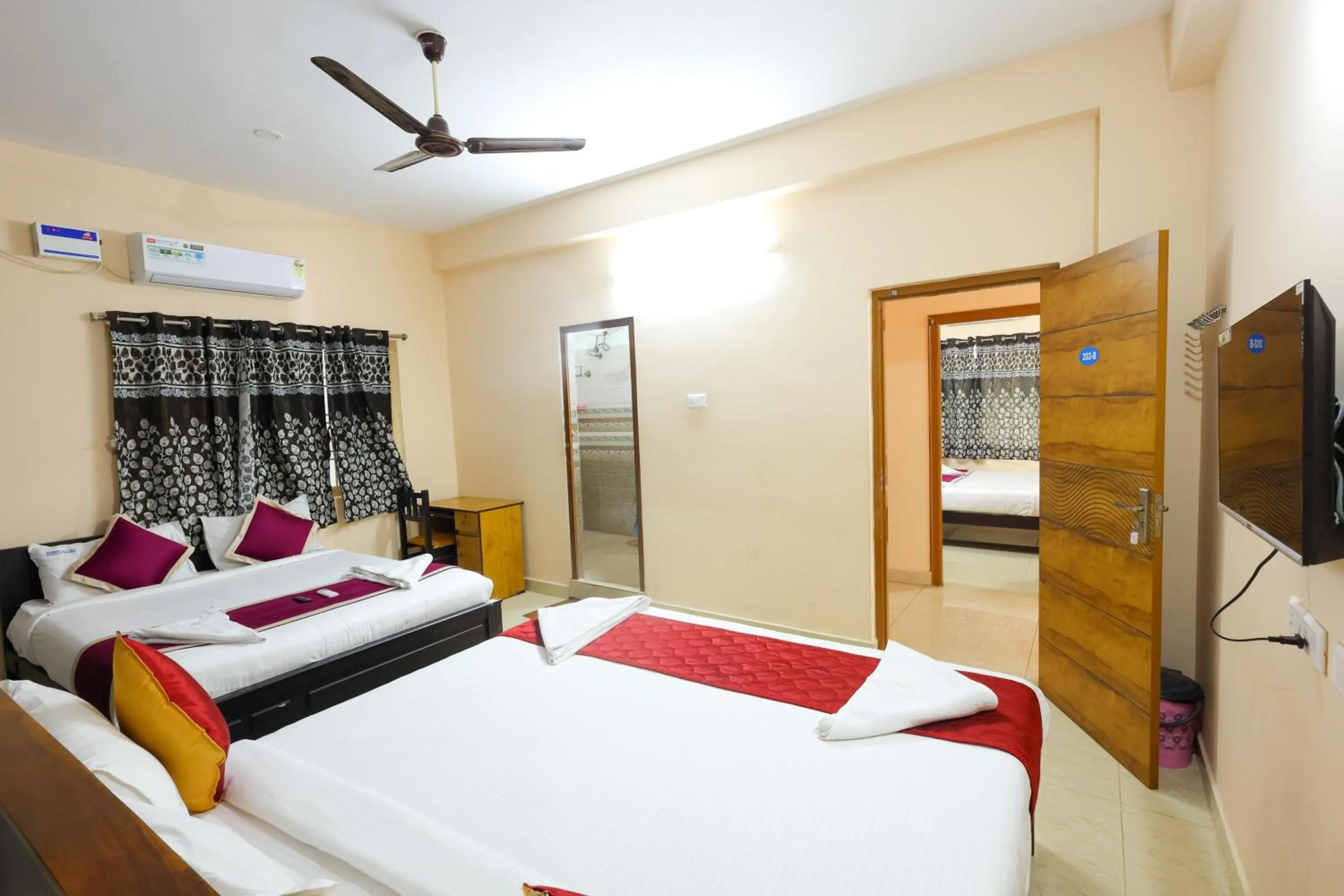 Bed in SBHS Homestay - Garudadri - Tirupati Bus Stand