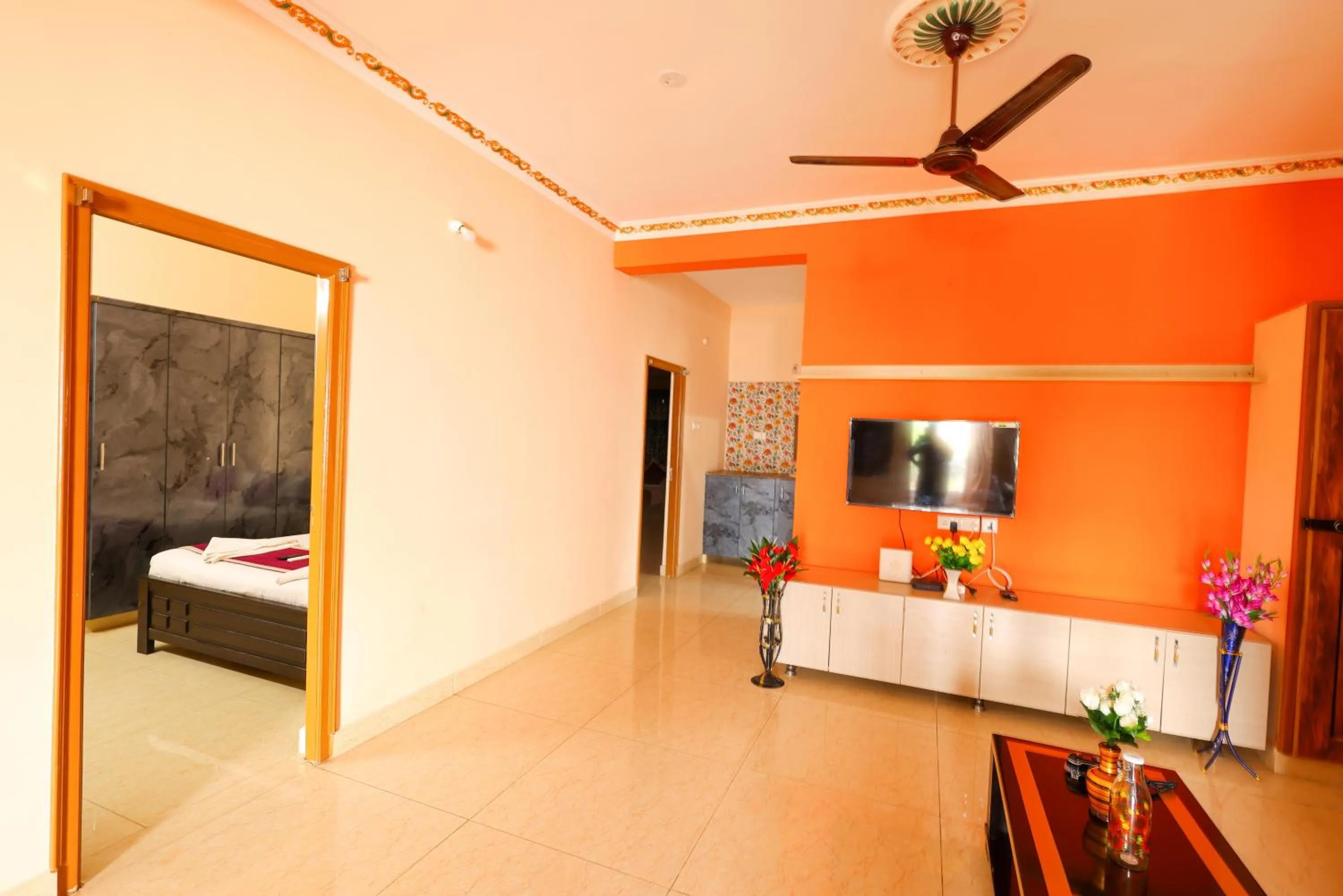 Evening entertainment, Bed in SBHS Homestay - Garudadri - Tirupati Bus Stand