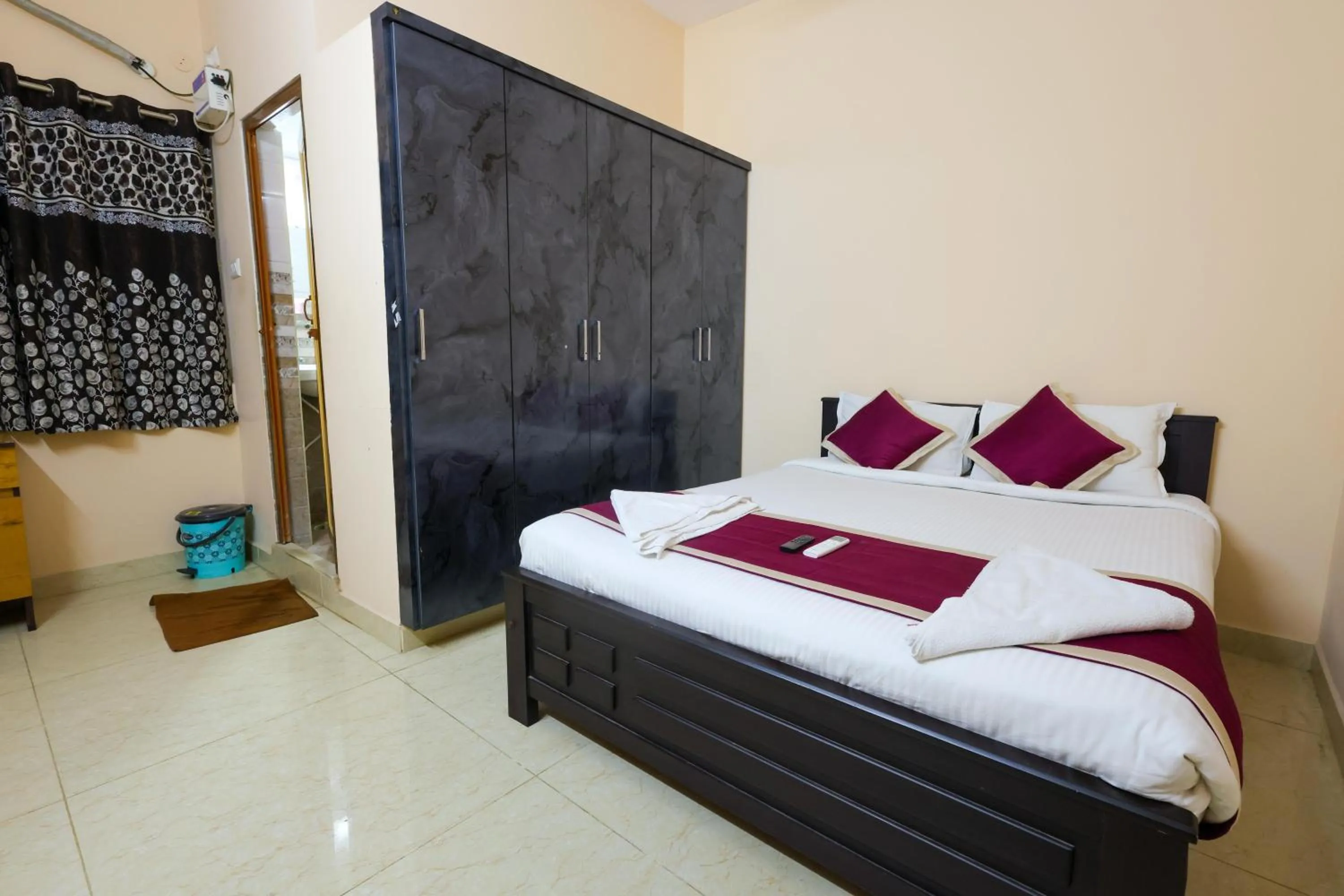 Bed in SBHS Homestay - Garudadri - Tirupati Bus Stand