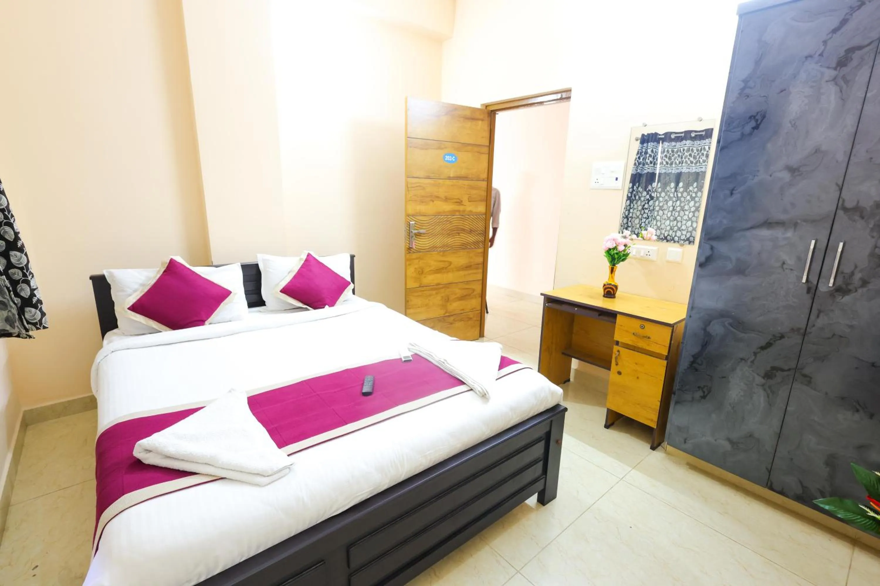 Bed in SBHS Homestay - Garudadri - Tirupati Bus Stand