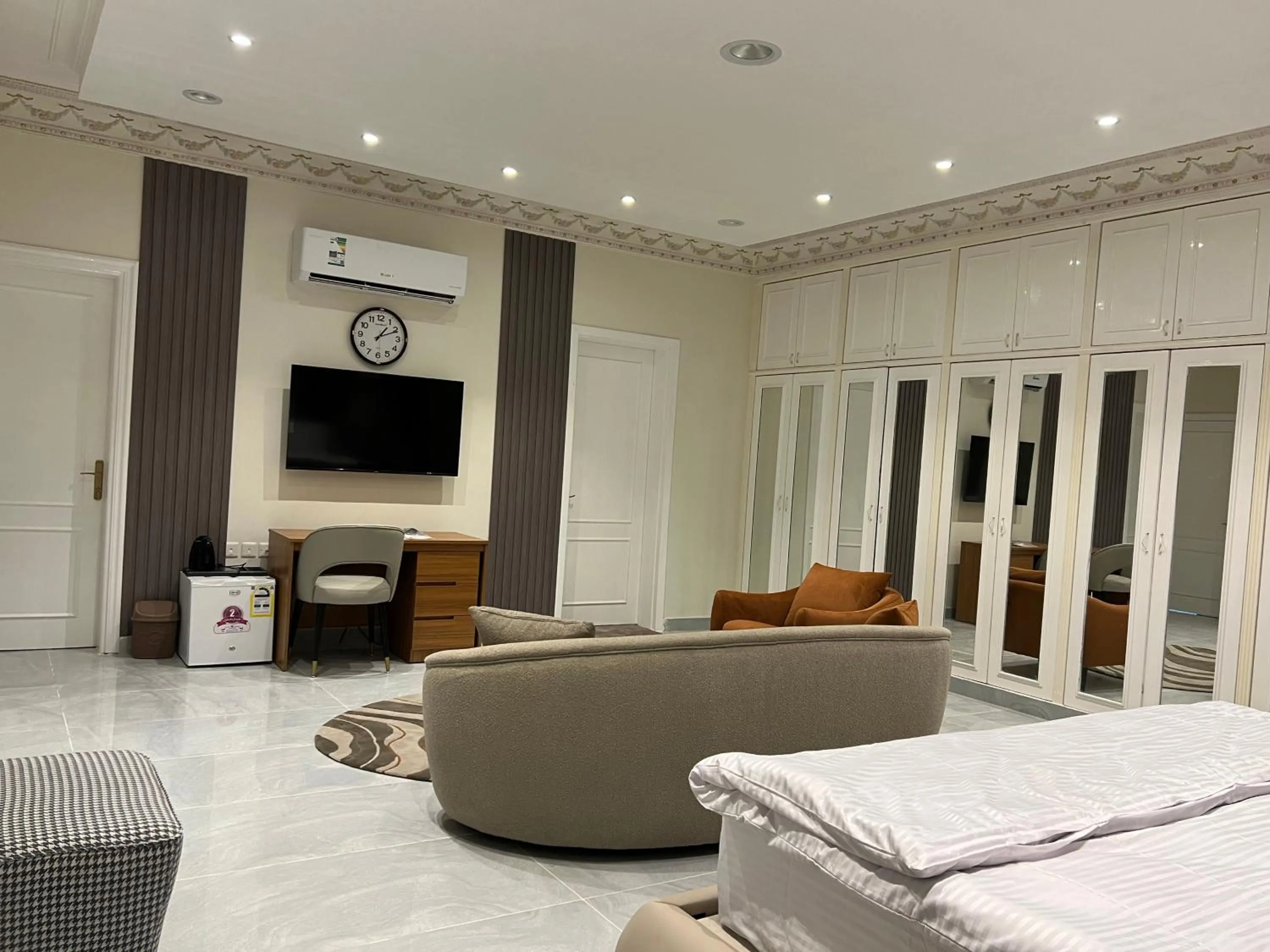 TV and multimedia in Eqamh VIP