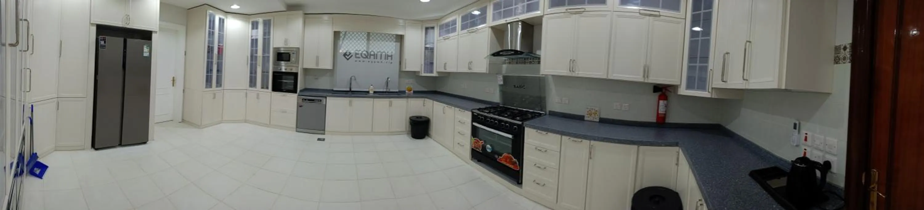 Kitchen or kitchenette in Eqamh VIP