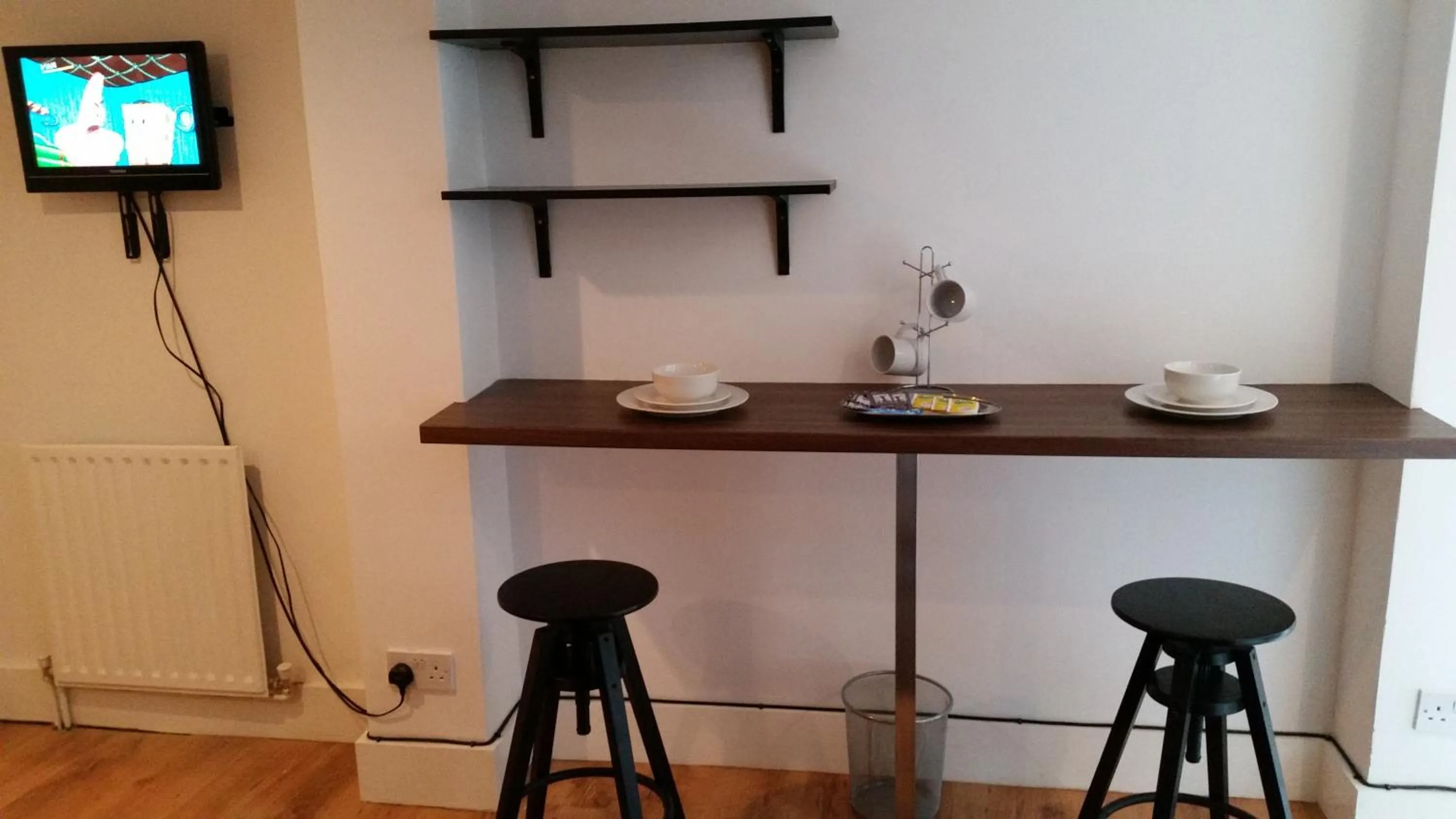 Dining area in Shepherd's Bush Flats