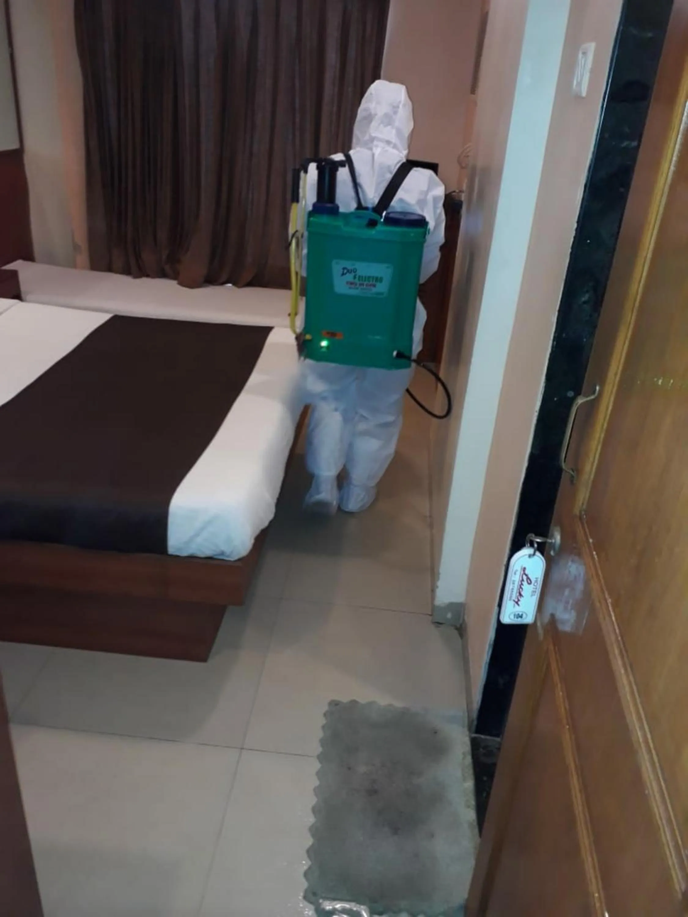 room service, Bed in Hotel Lucky Goregaon