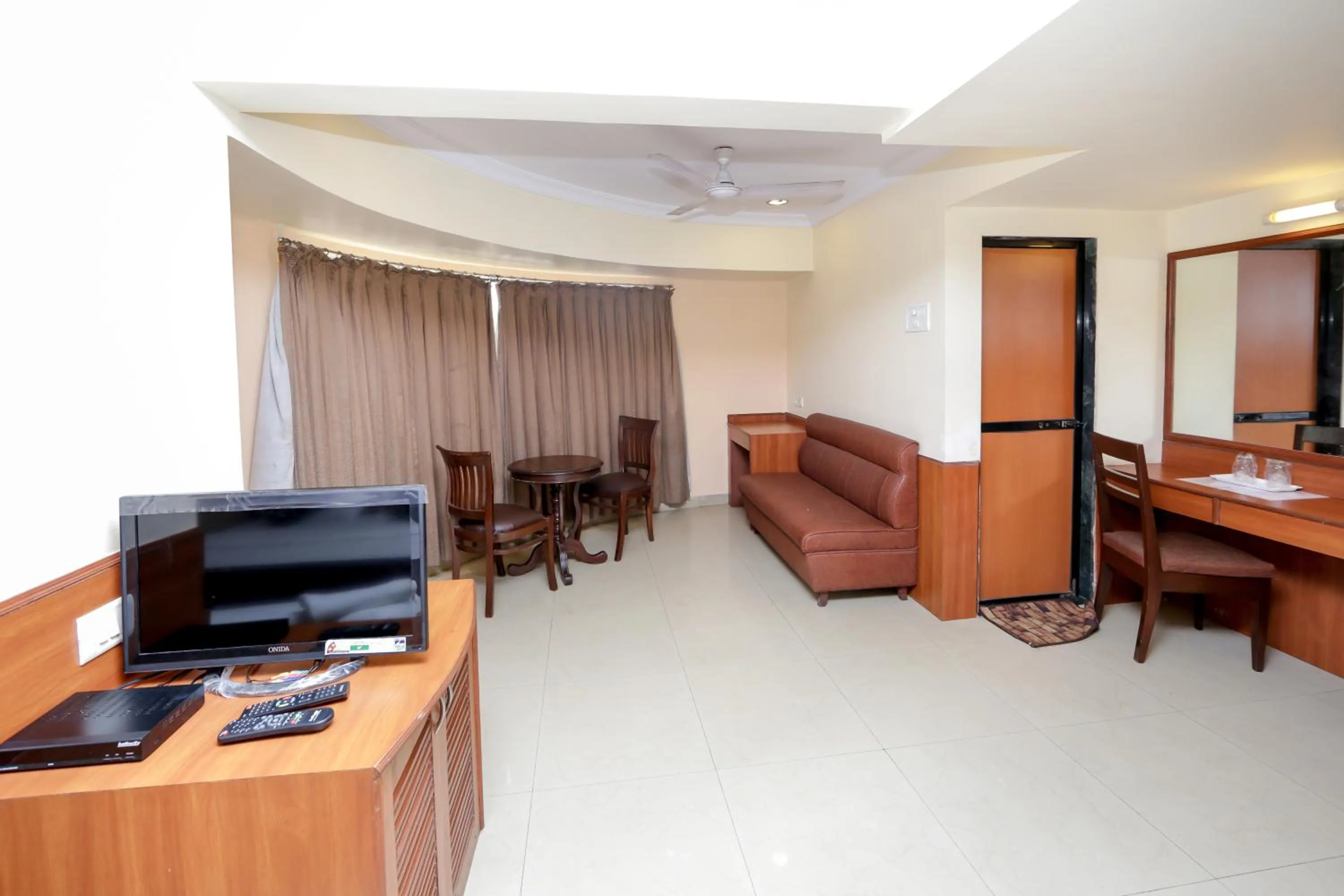 Living room in Hotel Lucky Goregaon