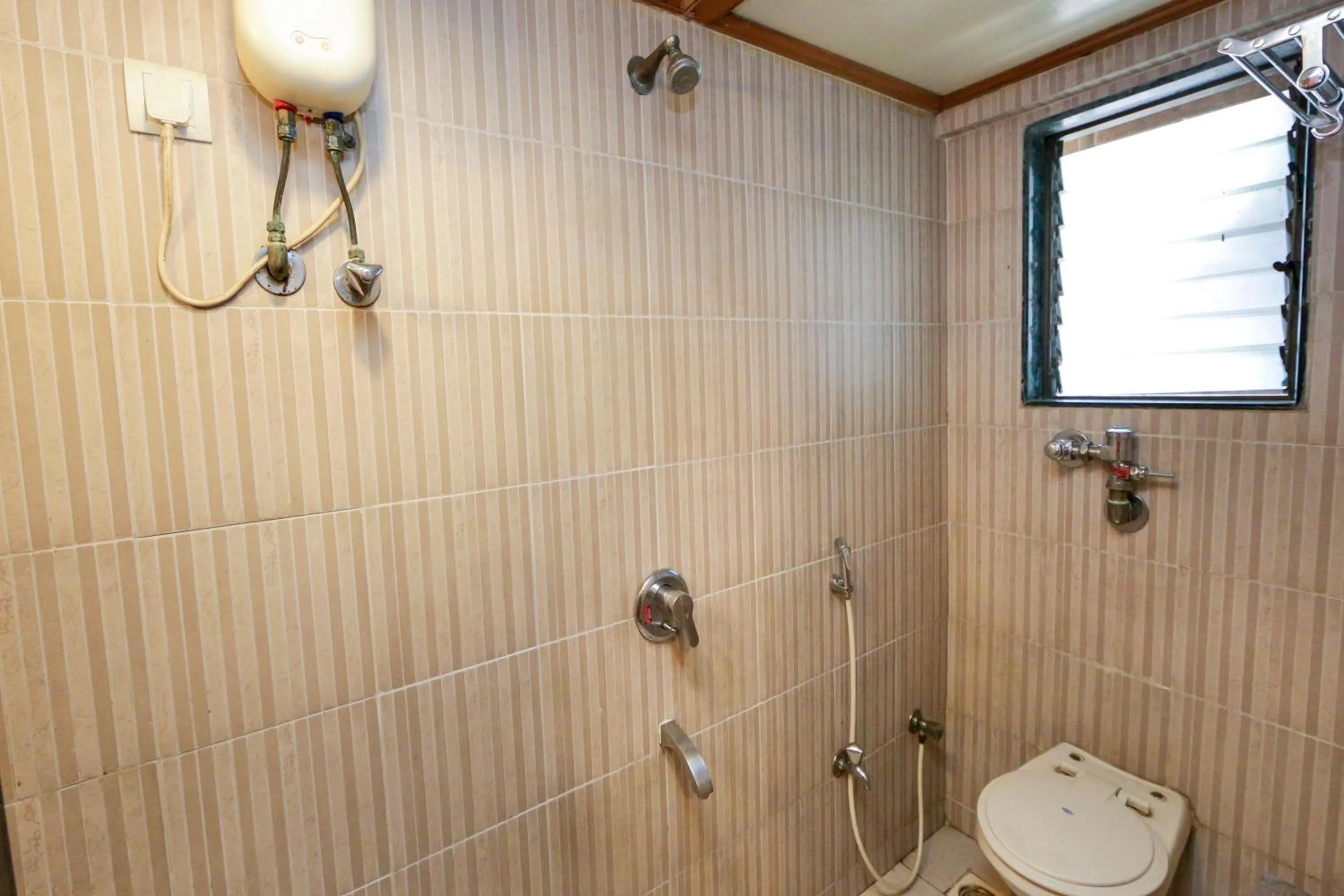 Bathroom in Hotel Lucky Goregaon