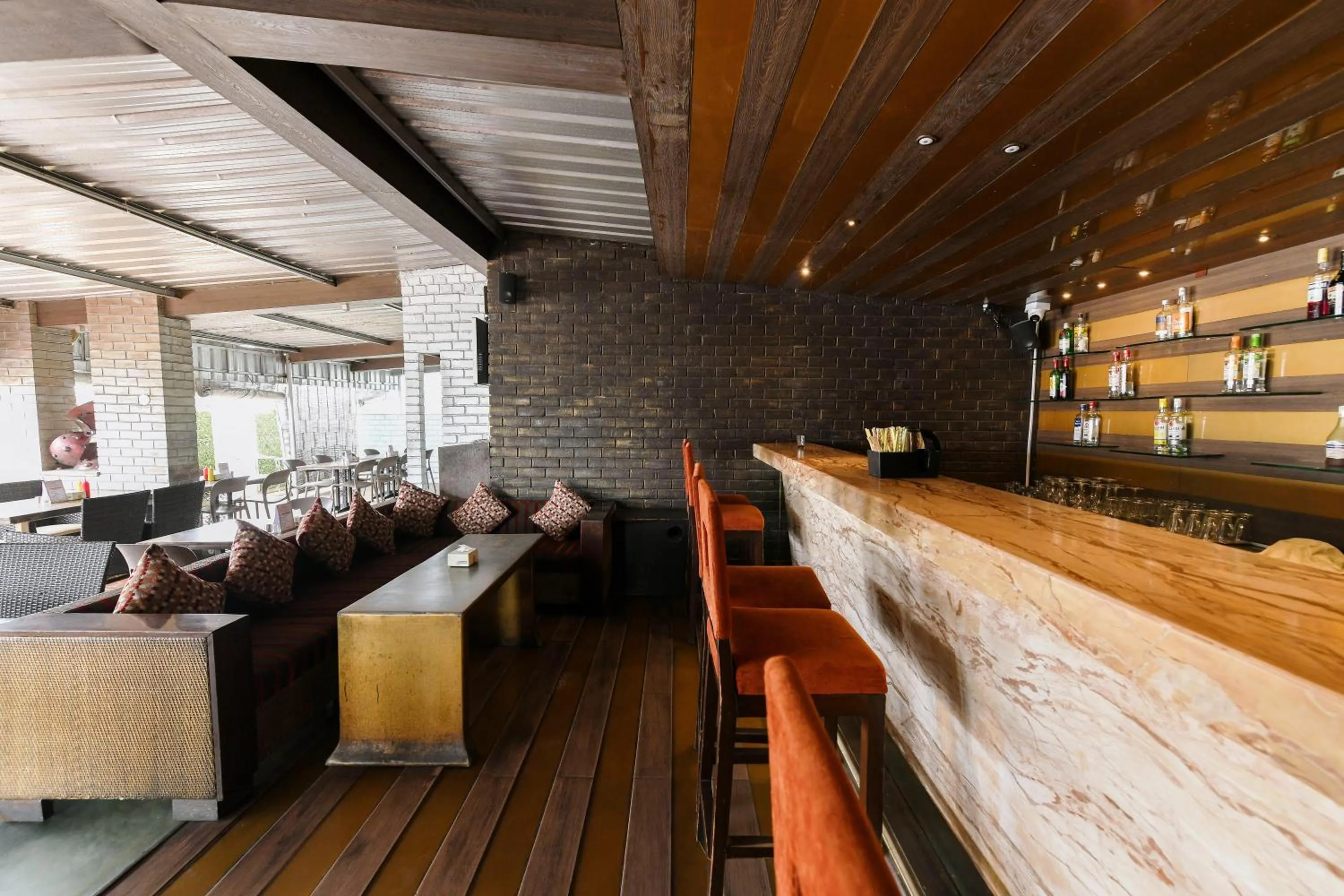 Lounge or bar in Hotel Roopa